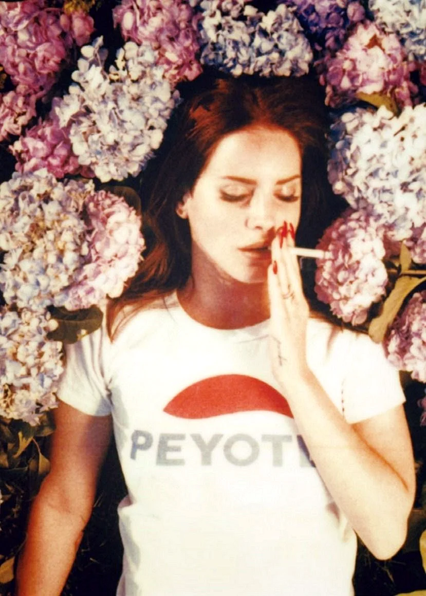 Lana Del Rey Lockscreen Wallpaper For iPhone