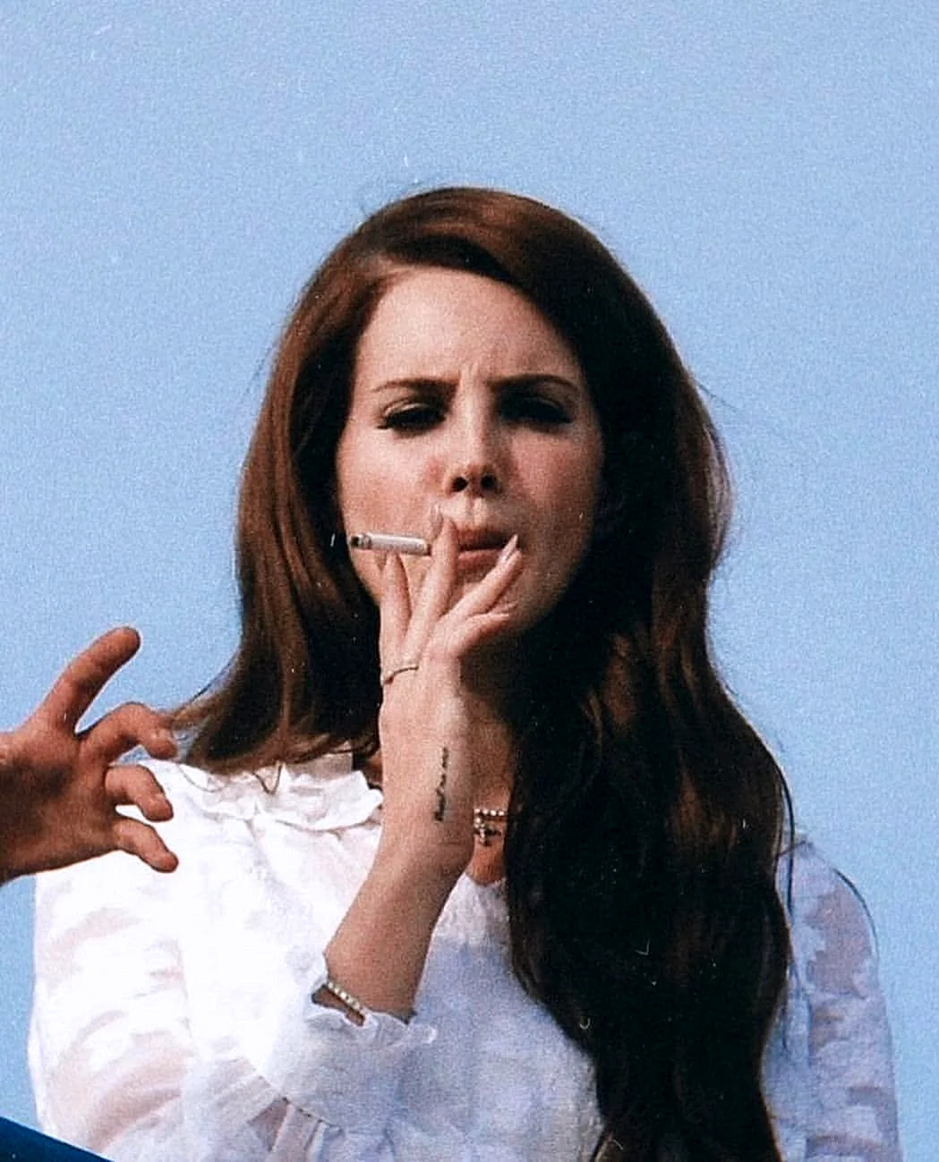 Lana Del Rey Smoking Wallpaper For iPhone