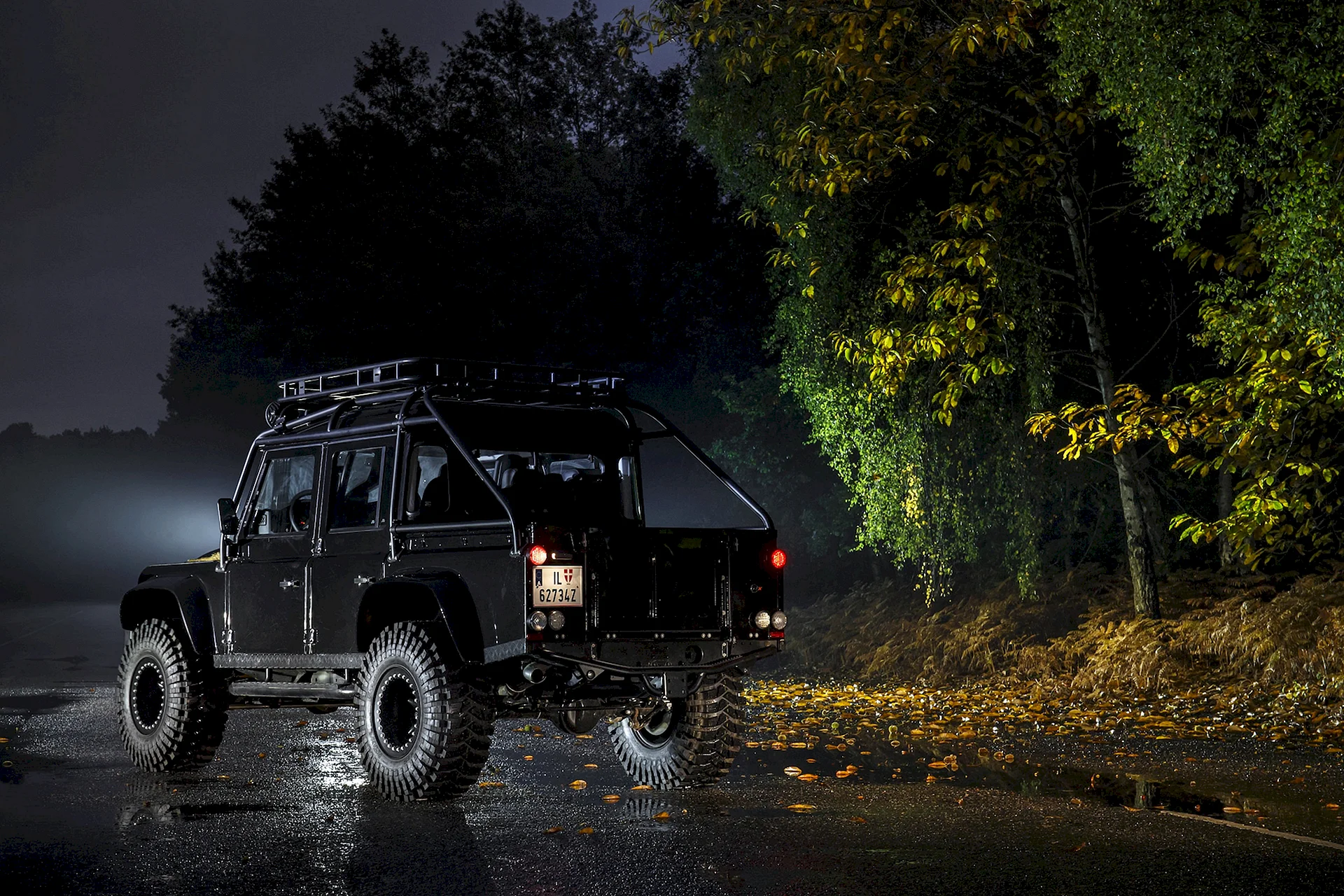 Land Rover Defender Wallpaper