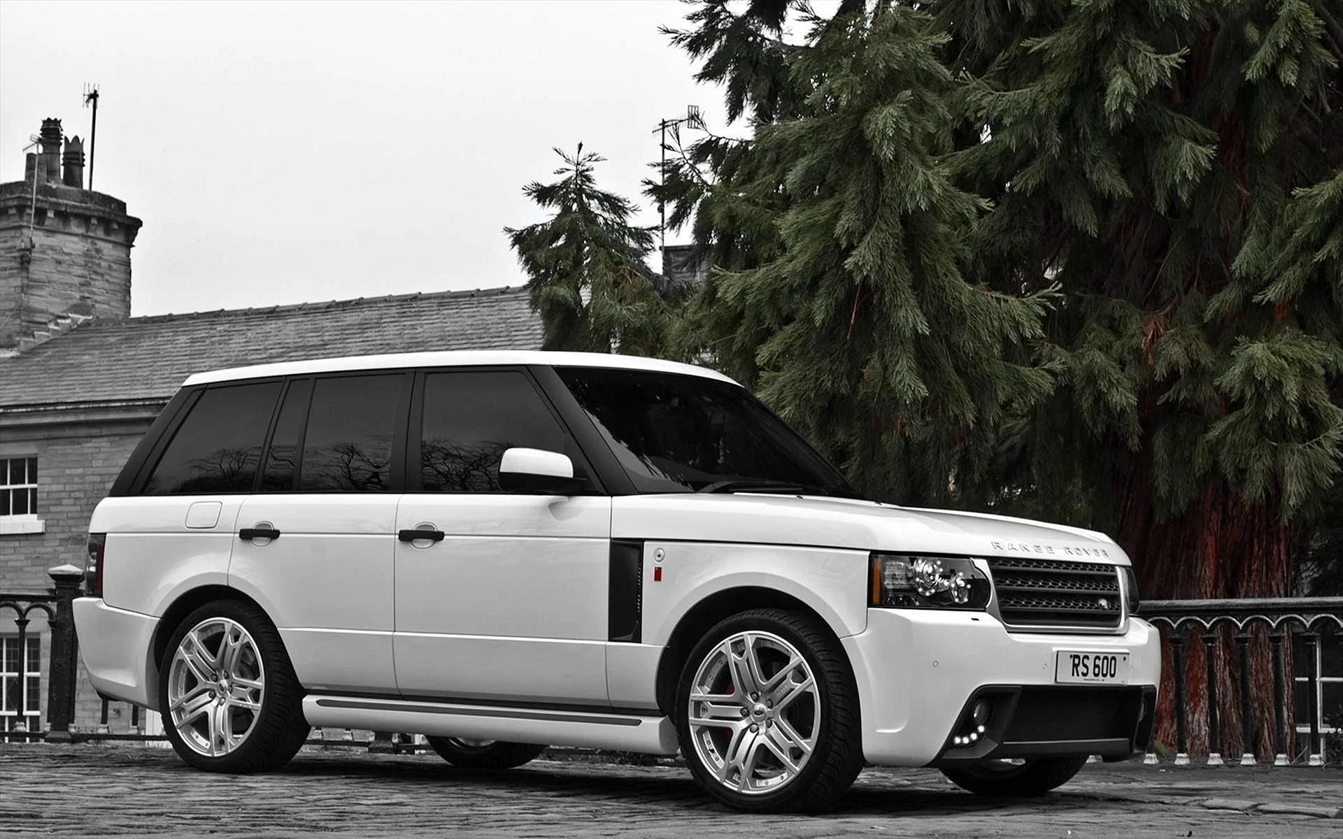 Land Rover Range Rover 2011 White Wallpaper