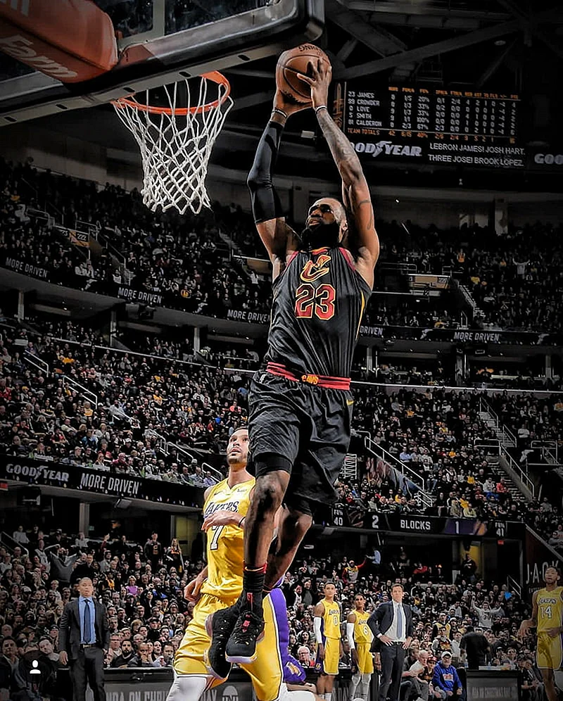 Lebron James Dunk Wallpaper For iPhone