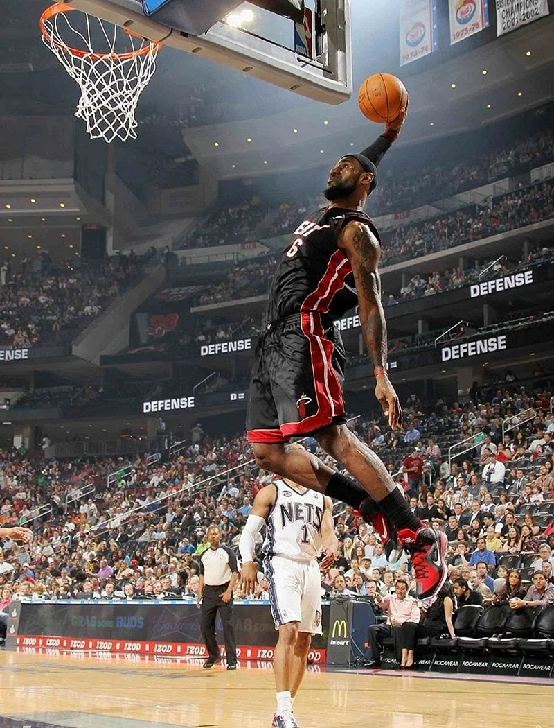 Lebron James Dunk Wallpaper For iPhone