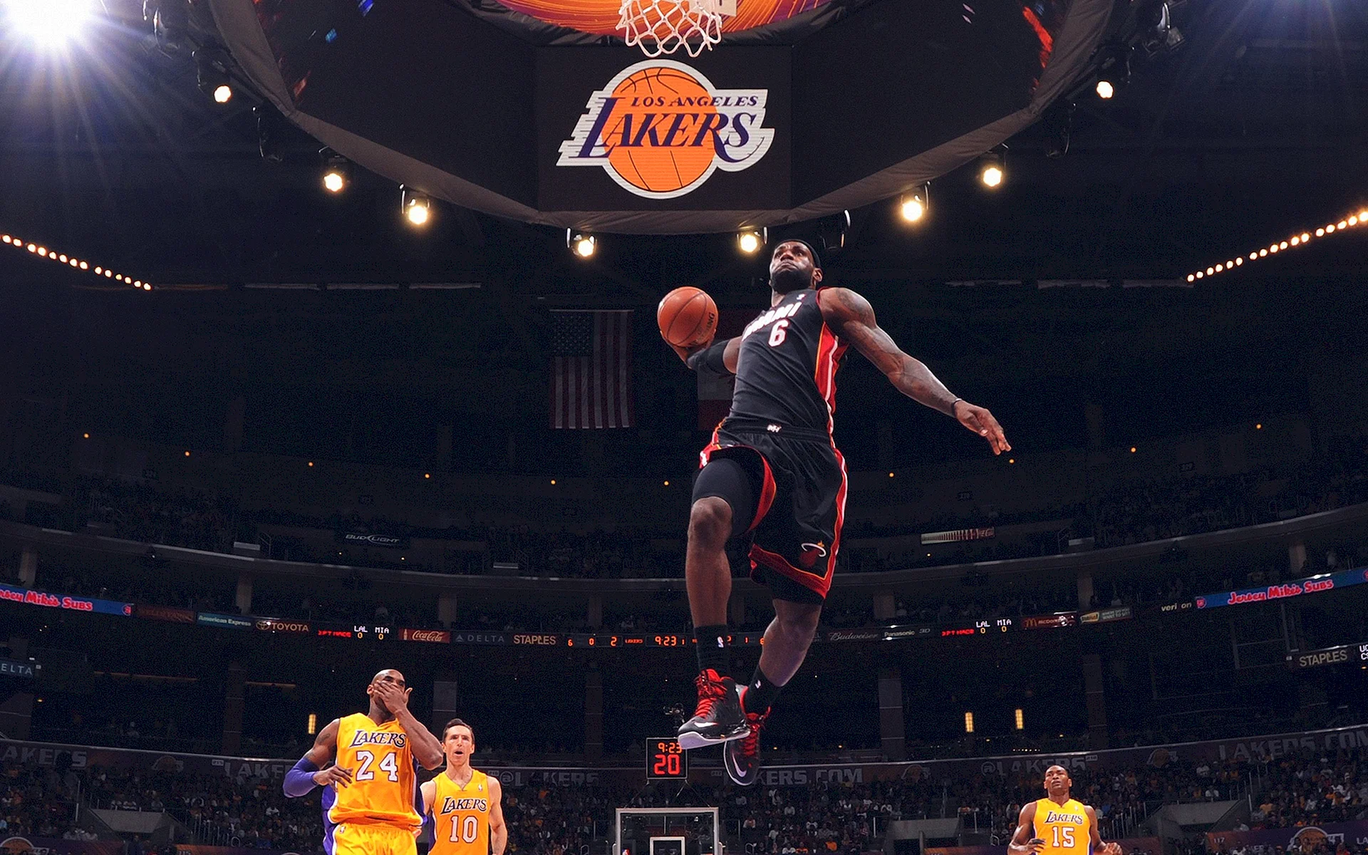 Lebron James Dunk Wallpaper