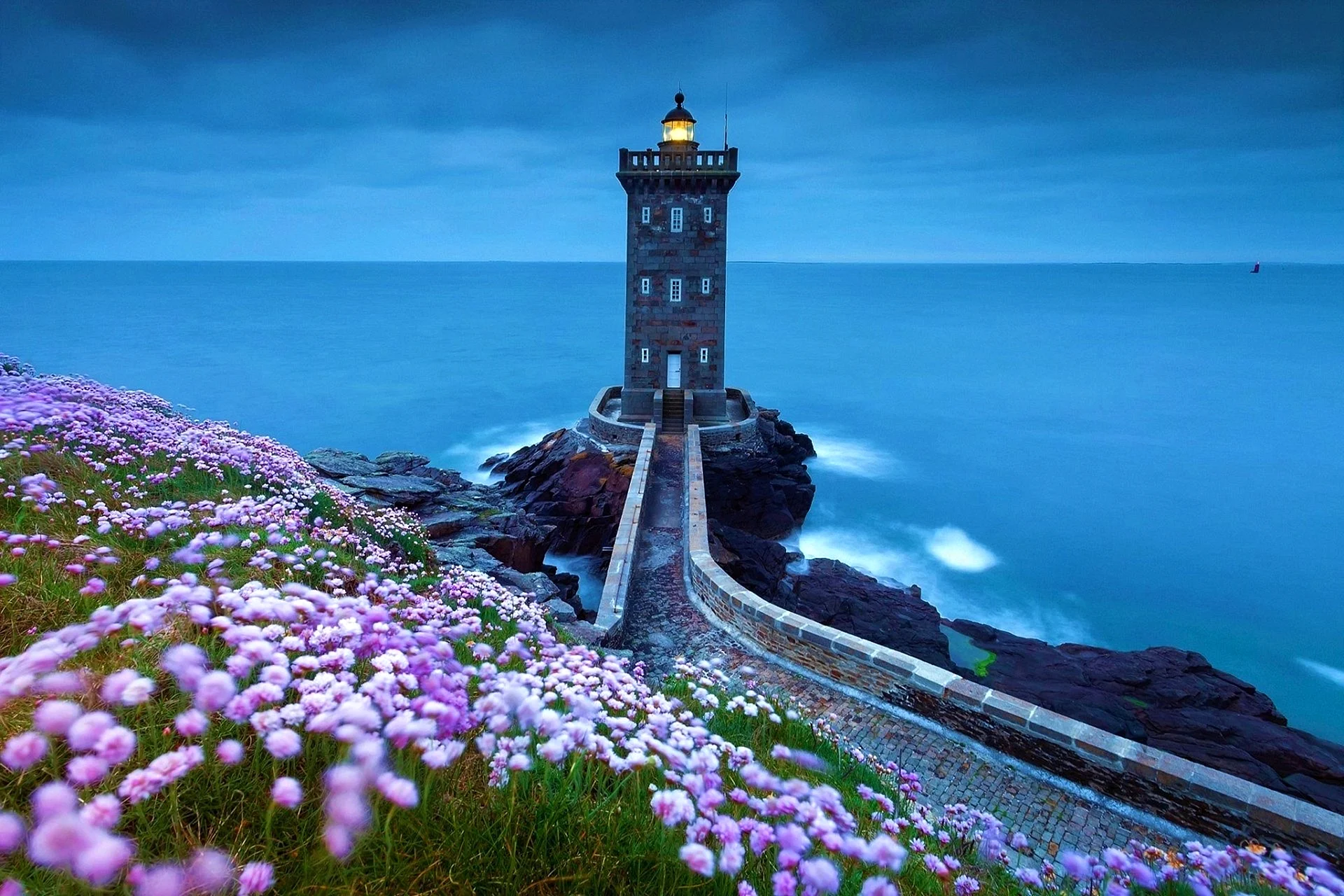 Lighthouse Wallpaper