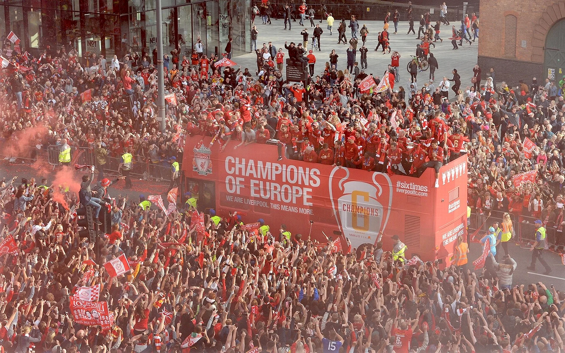 Liverpool Victory Parade 2022 Wallpaper