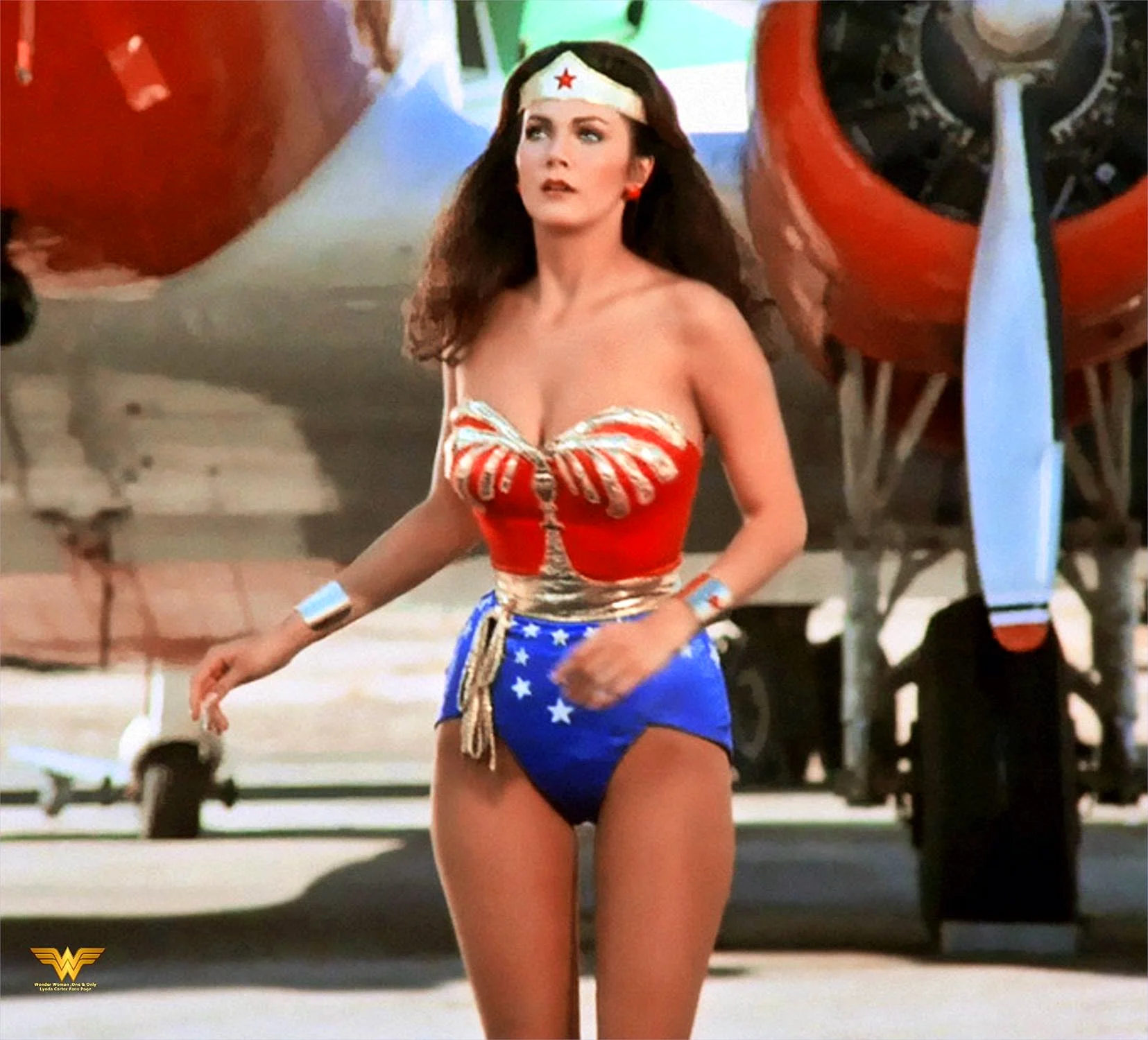 Lynda Carter Body Wallpaper