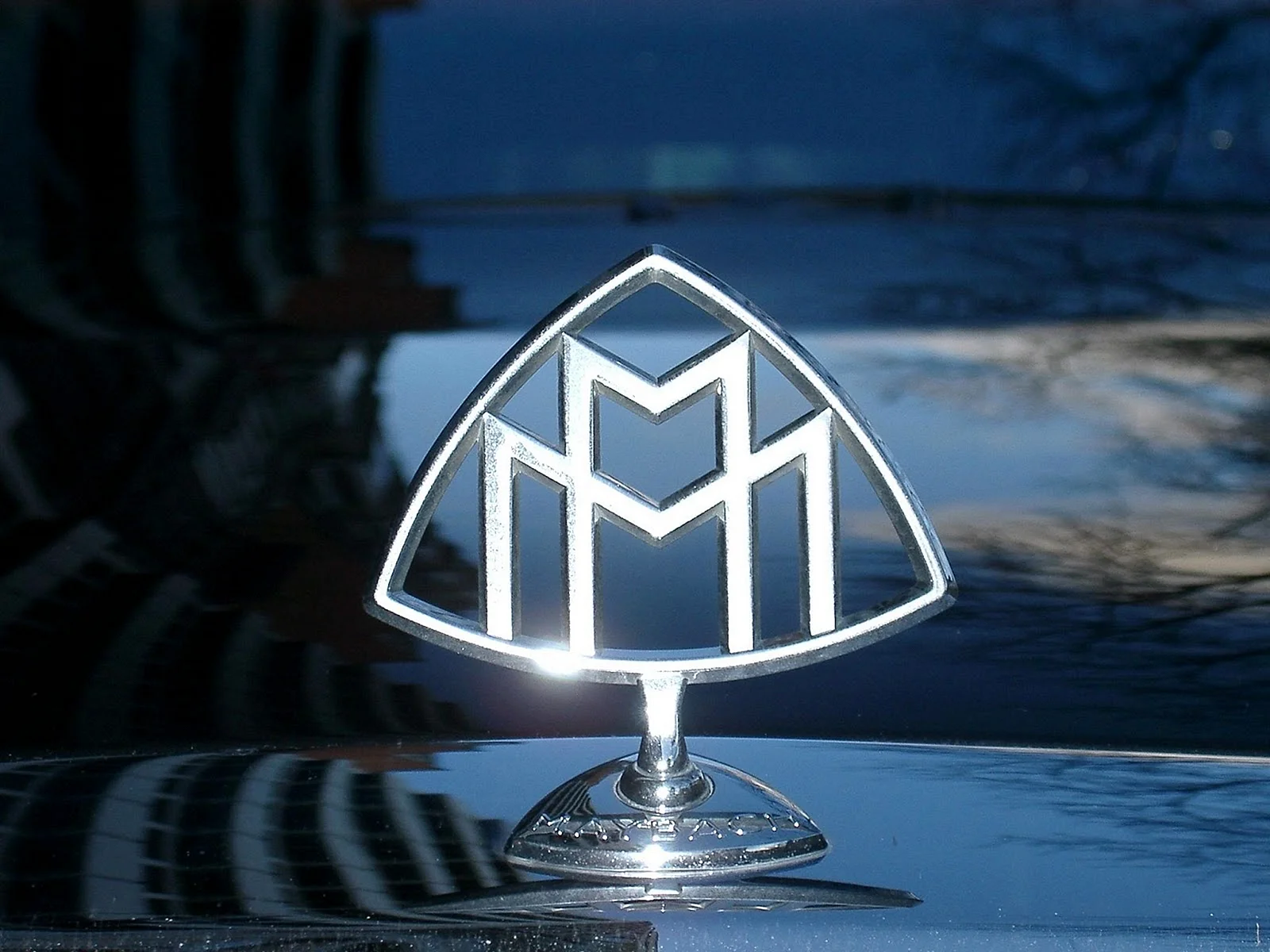 Maybach Emblem Wallpaper