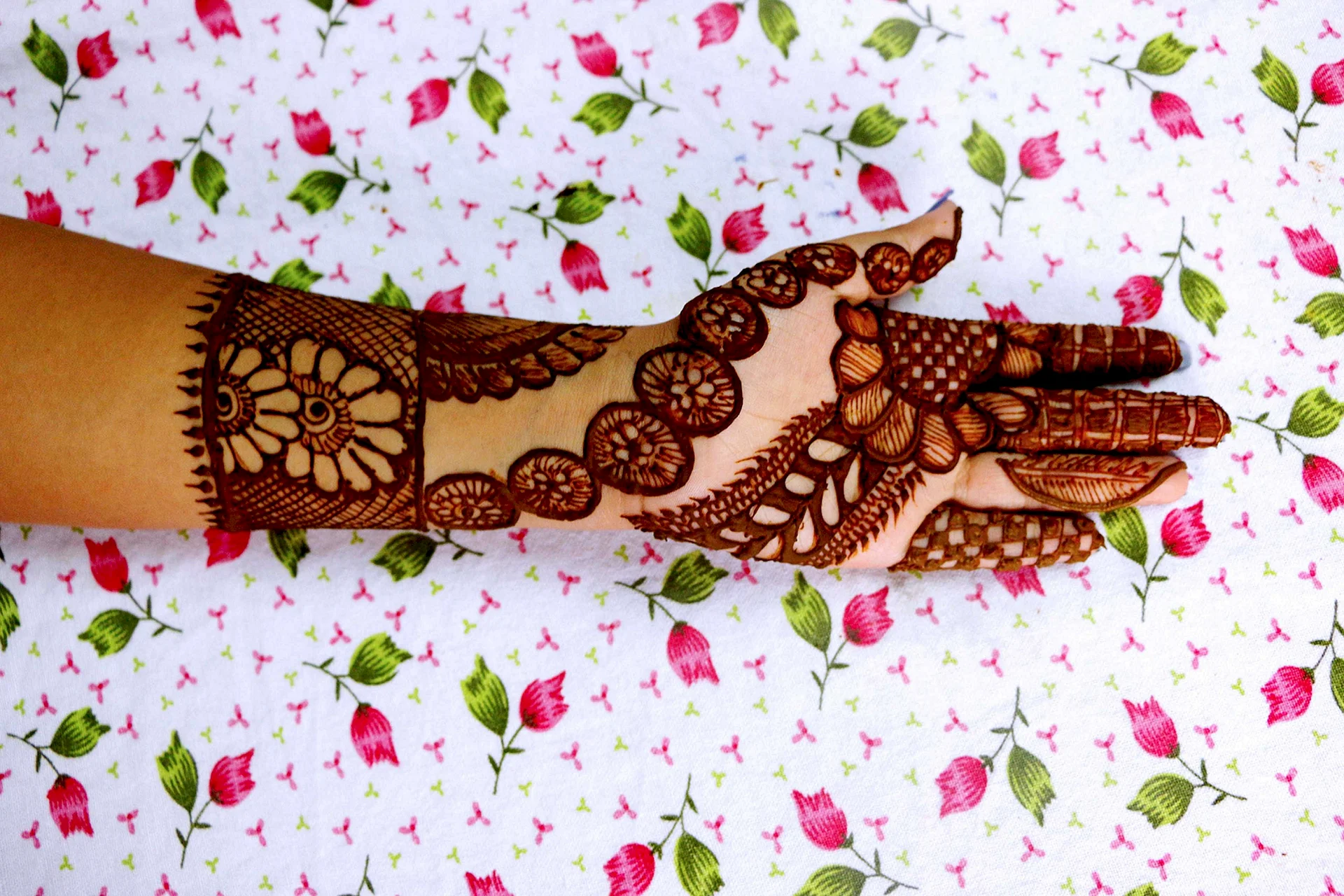 Mehndi Hand Wallpaper