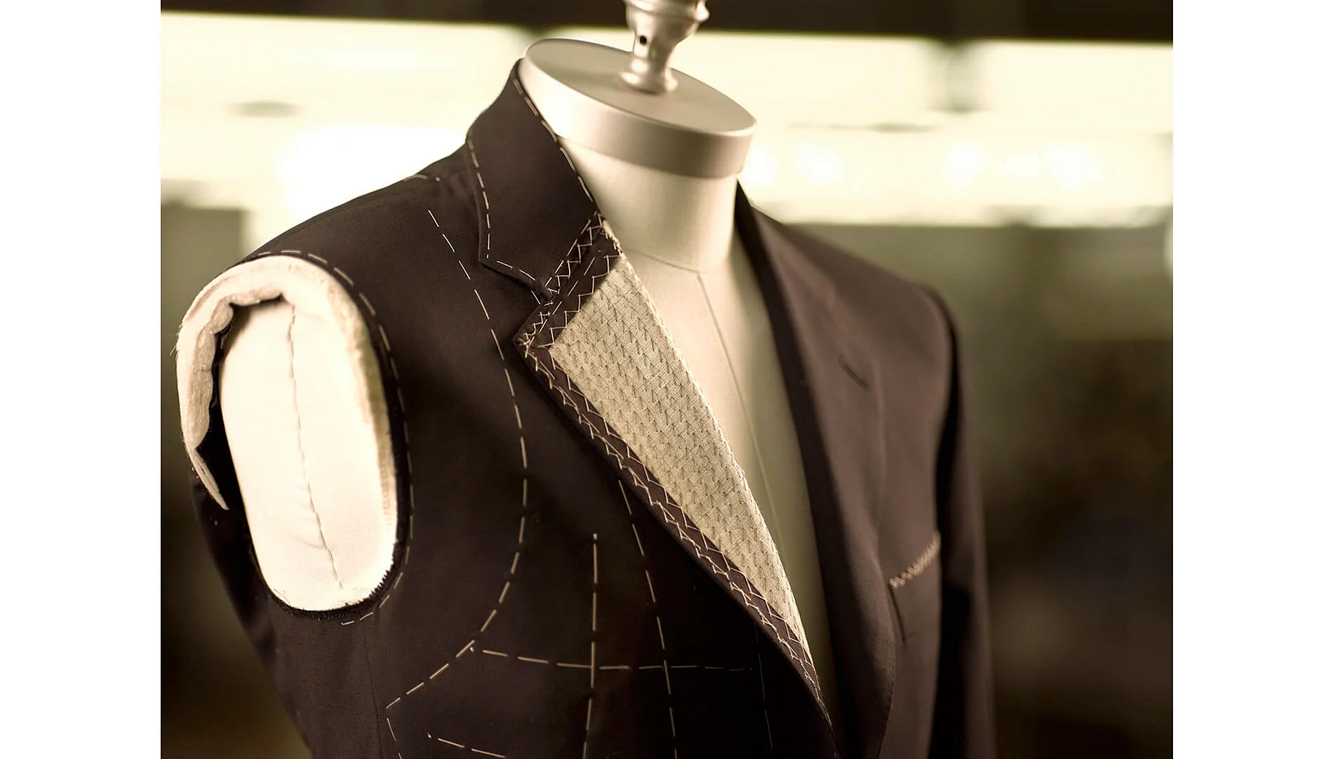 Men tailoring Design Wallpaper