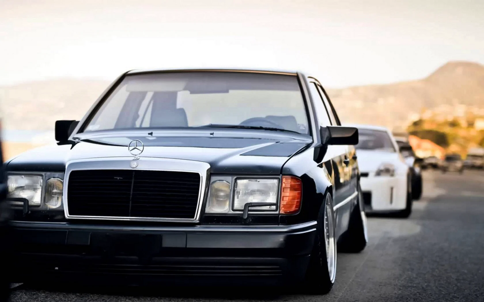 Mercedes Benz W124 Wallpaper