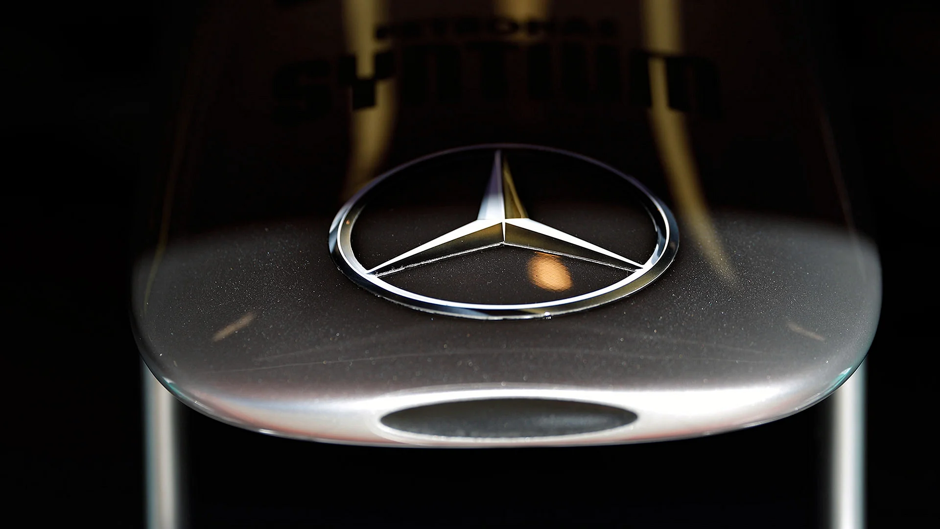 Mercedes logo Wallpaper