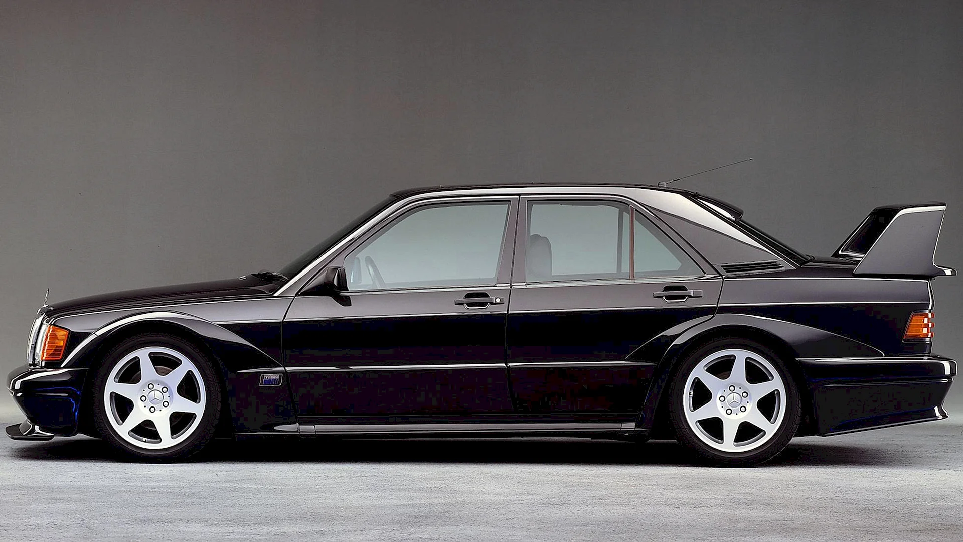 Mercedes-Benz 190e Evo 2 Wallpaper