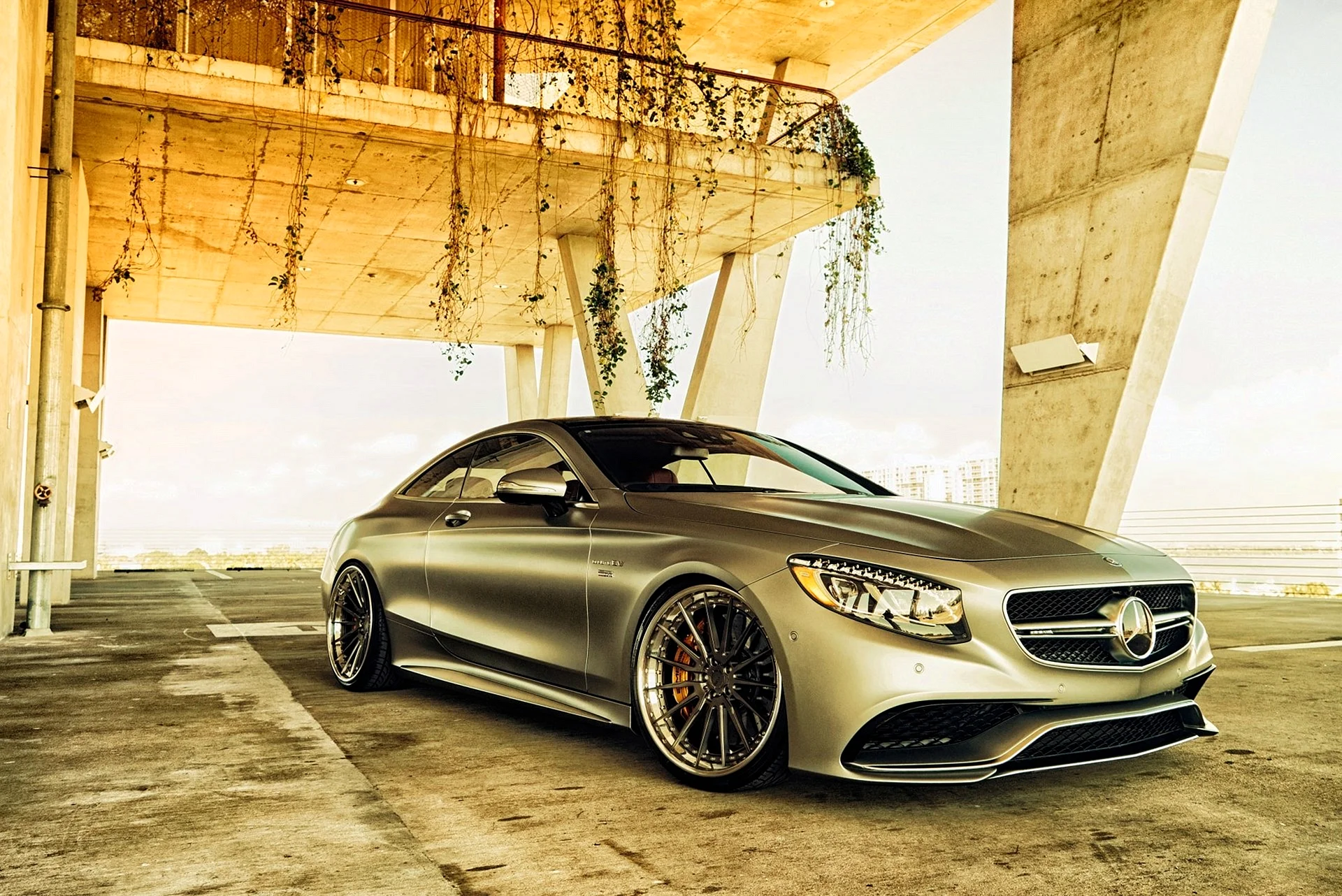 Mercedes-Benz S63 Wallpaper