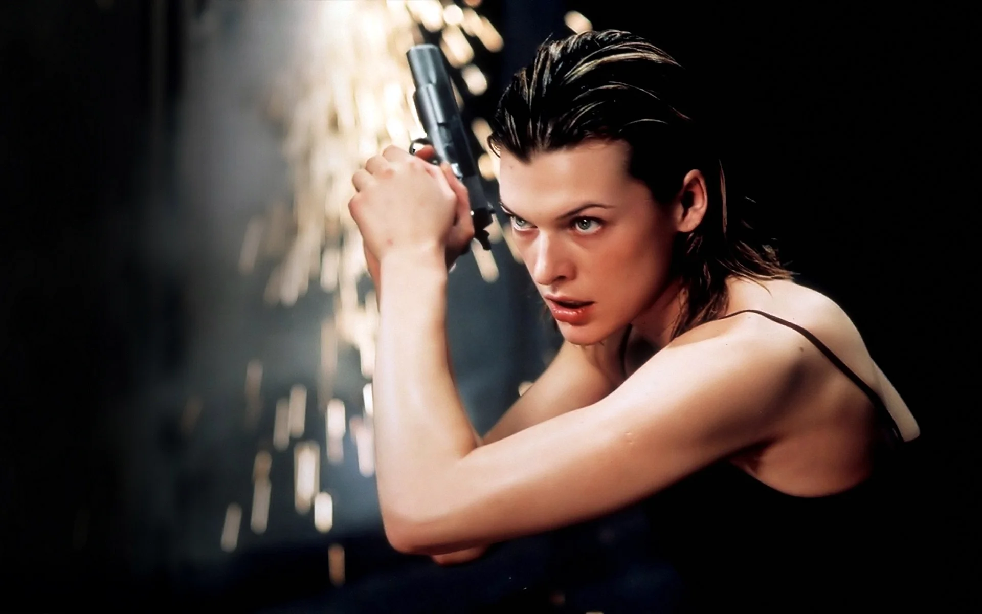 Milla Jovovich Resident Evil 2002 Wallpaper