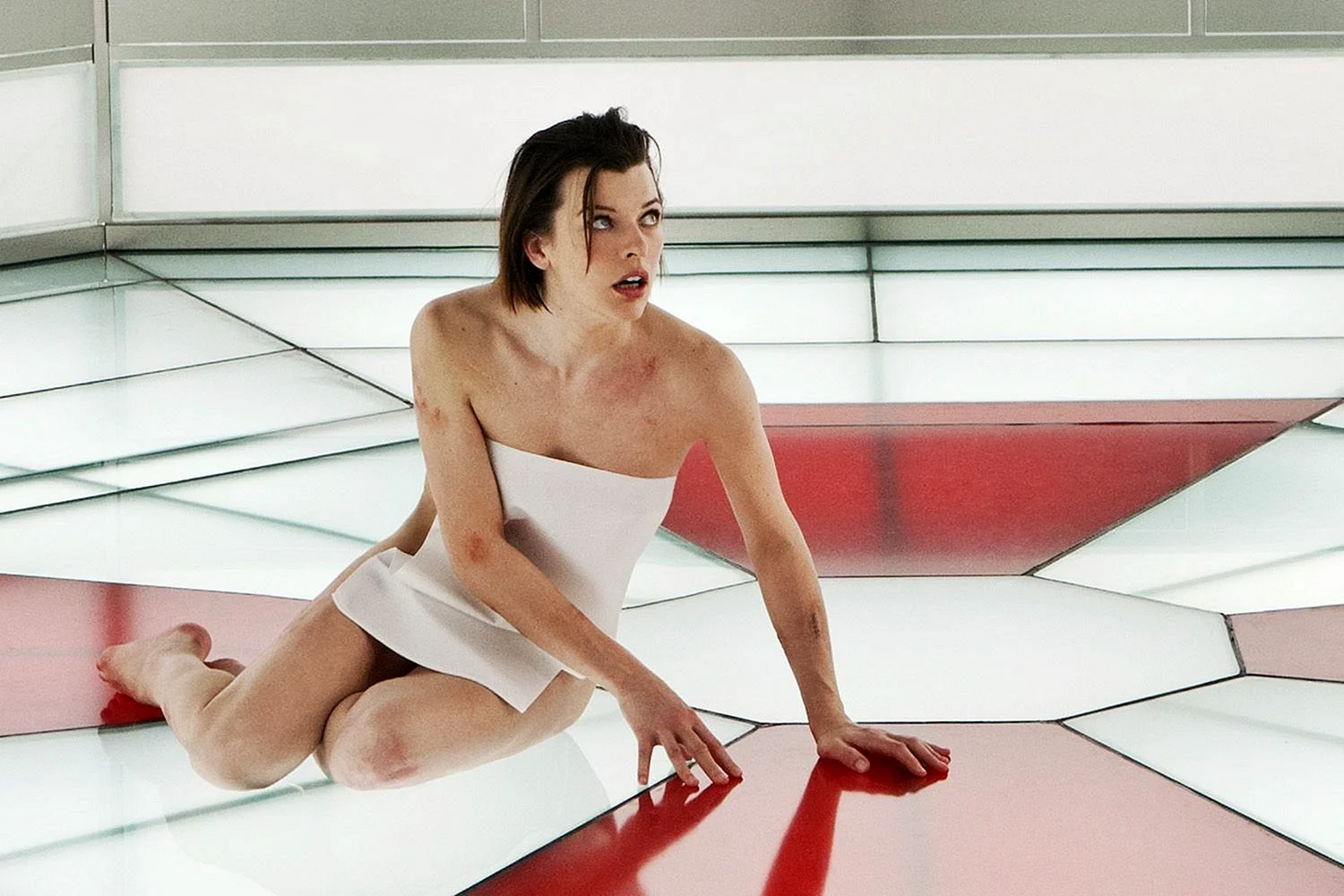 Milla Jovovich Resident Evil Hot Wallpaper