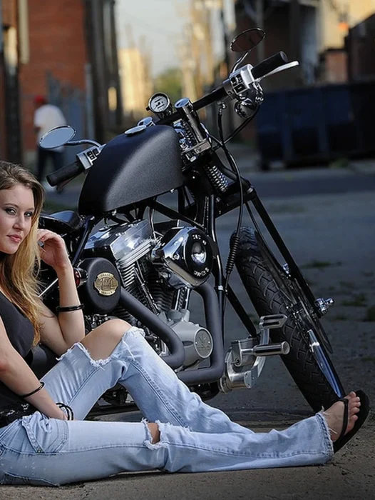 Motorcycle girl Wallpaper