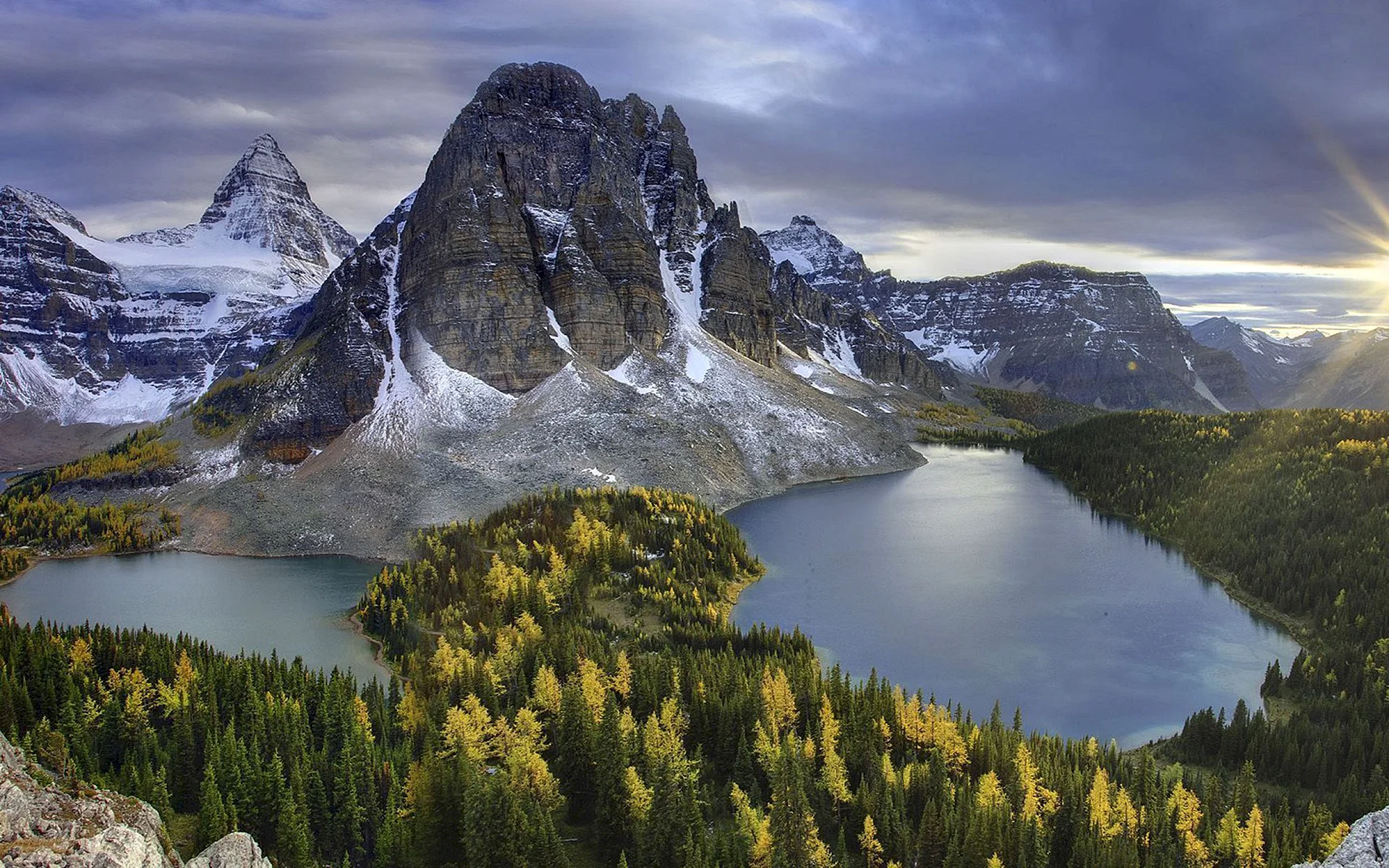 Mount Assiniboine Wallpaper