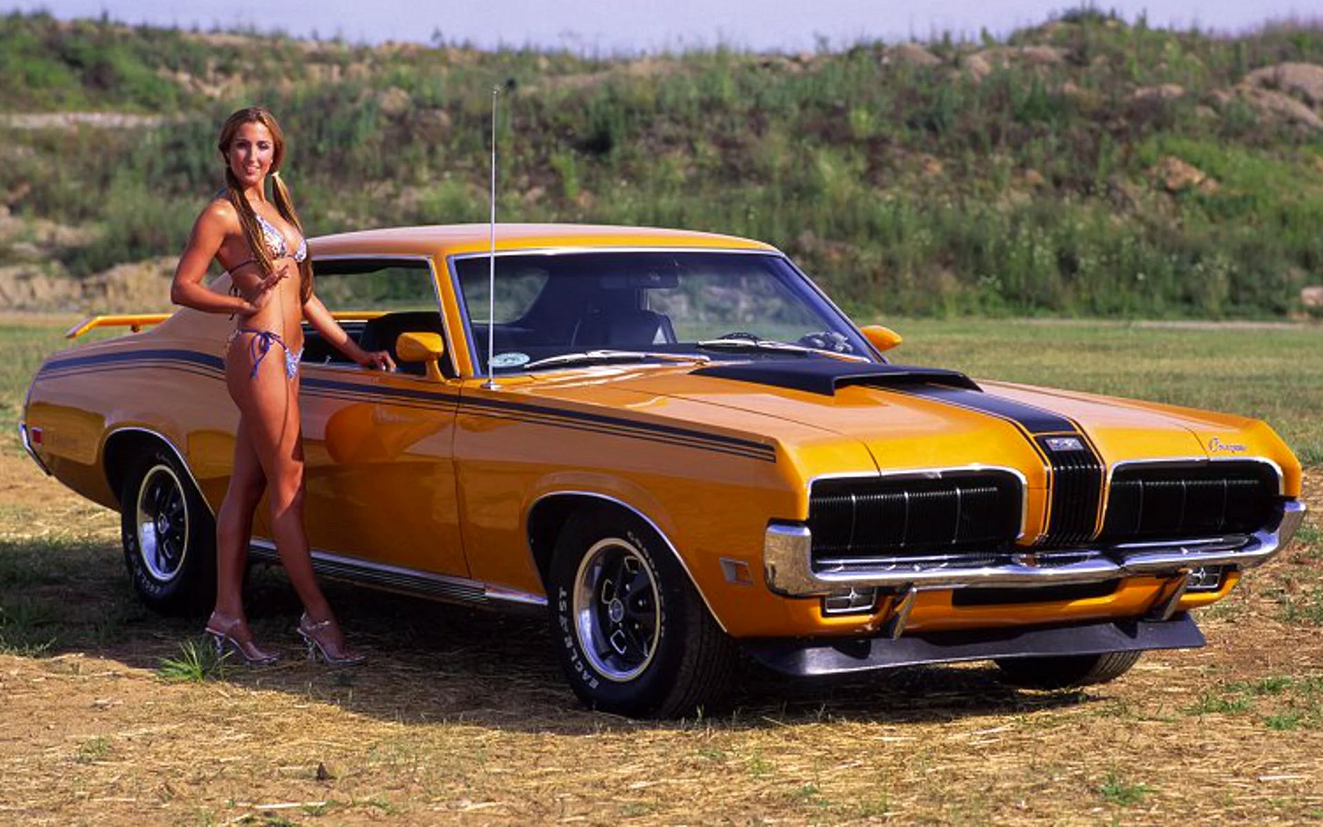 Muscle Car Girls Wallpaper