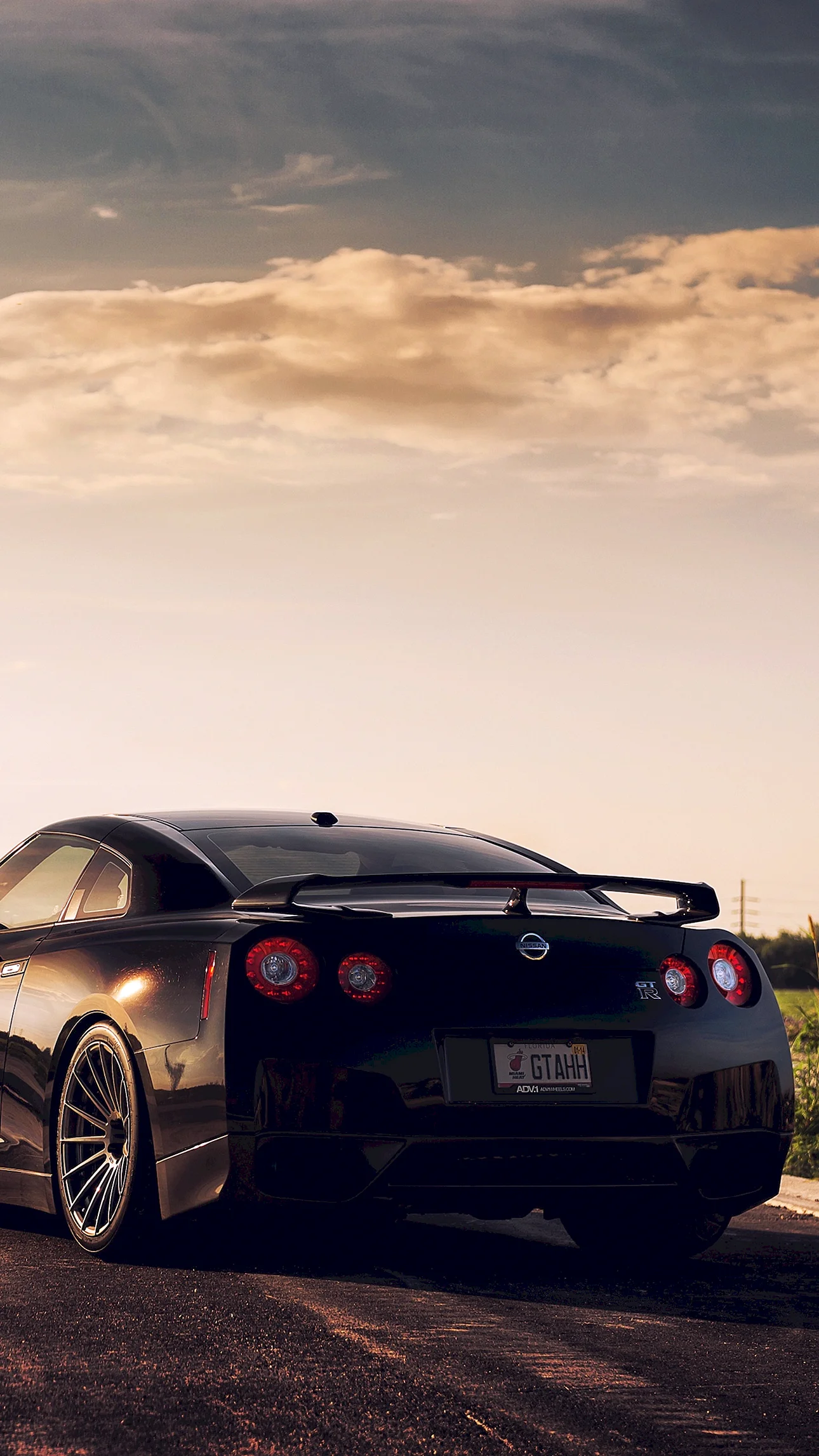 Nissan Gtr 4K Night Wallpaper For iPhone