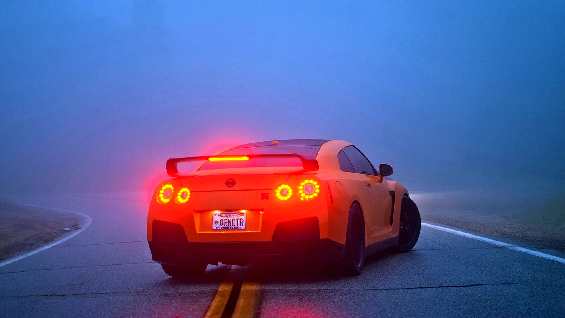 Nissan Gtr R35 Night Wallpaper