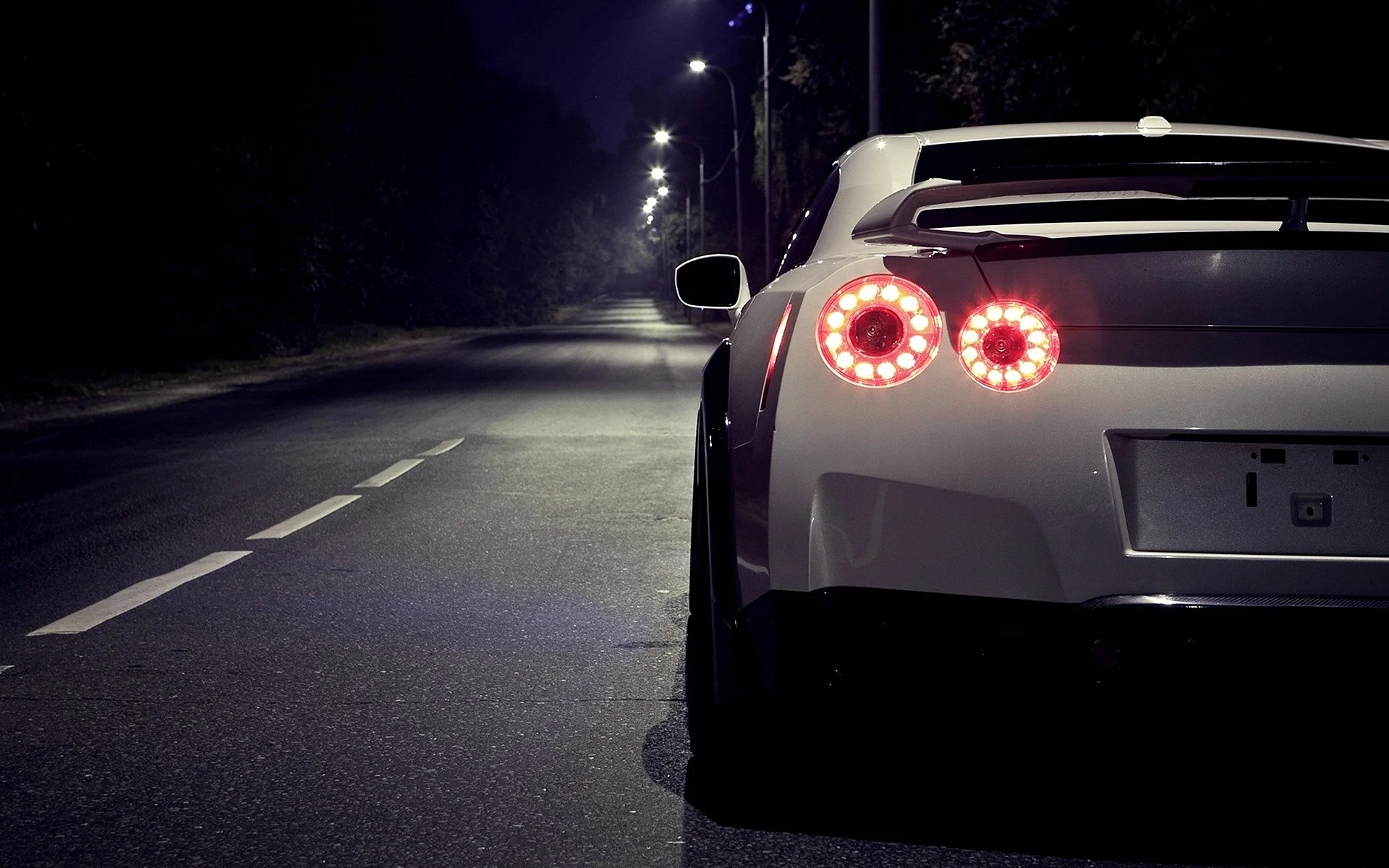 Nissan Gtr R35 Night Wallpaper