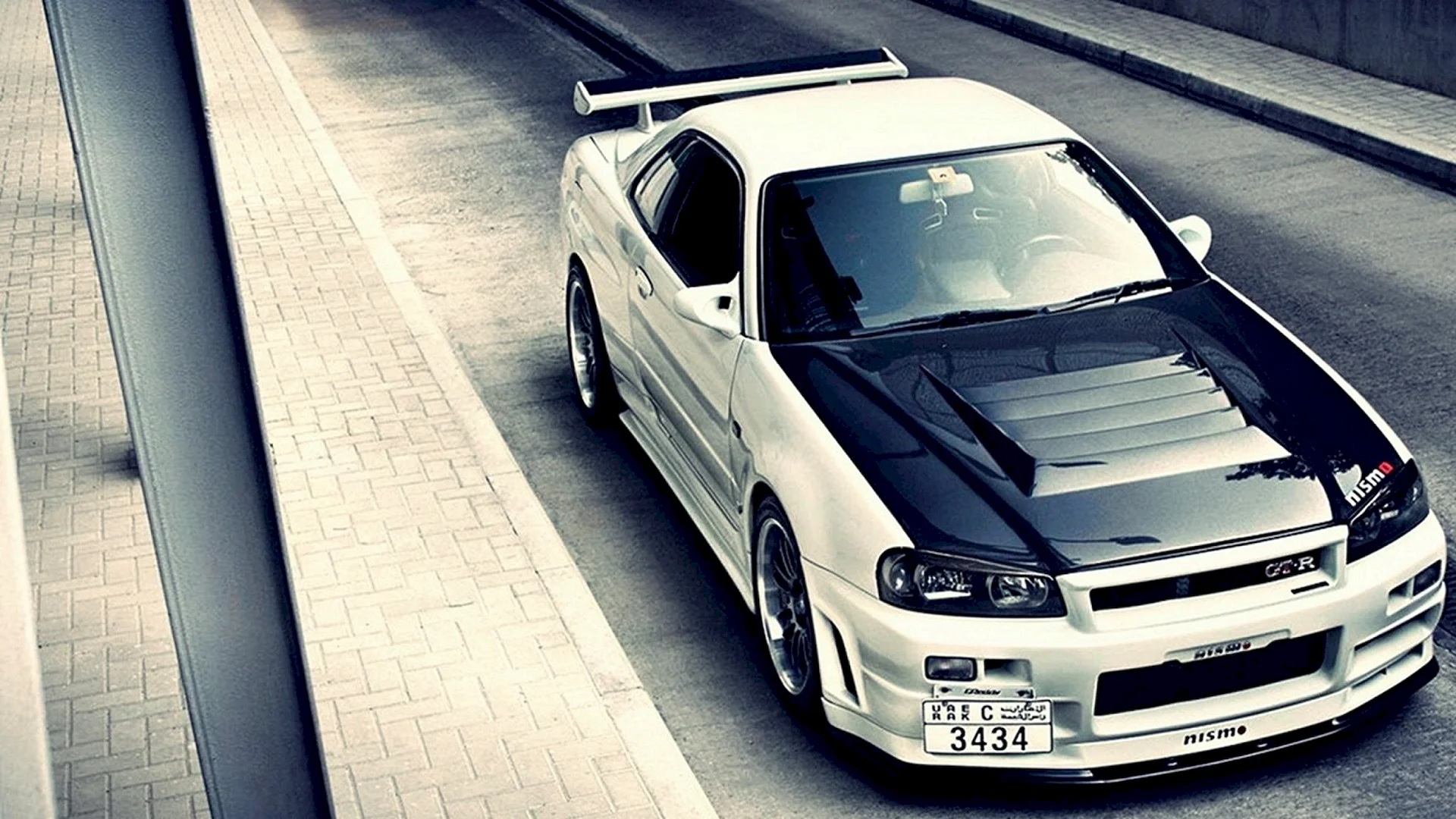 Nissan Skyline R34 Wallpaper