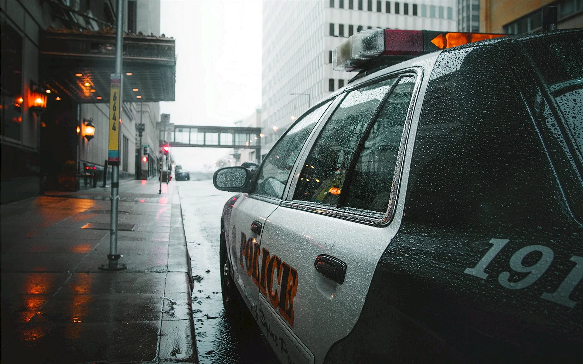 Police Car Rain Wallpaper