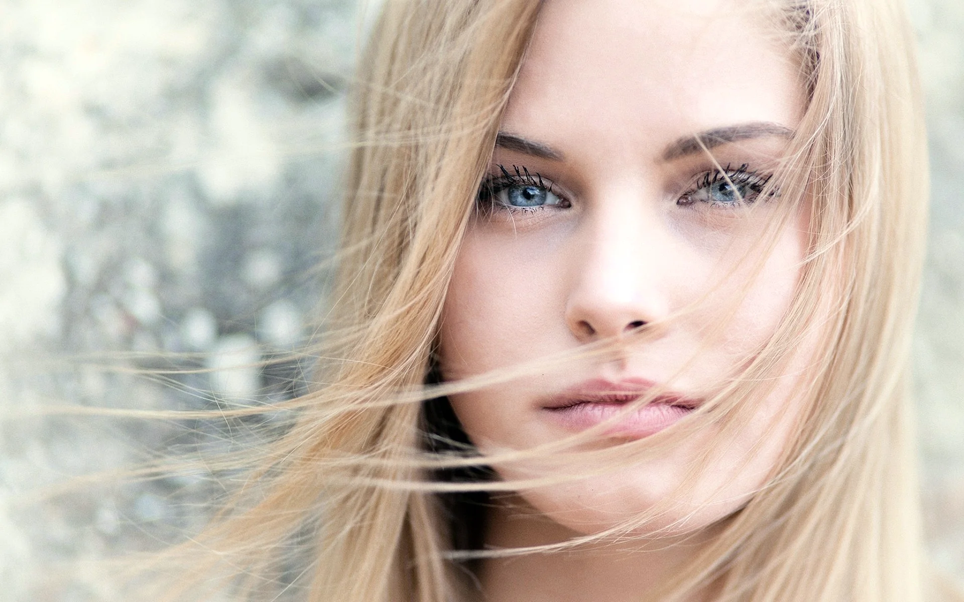 Pretty Blonde Wallpaper