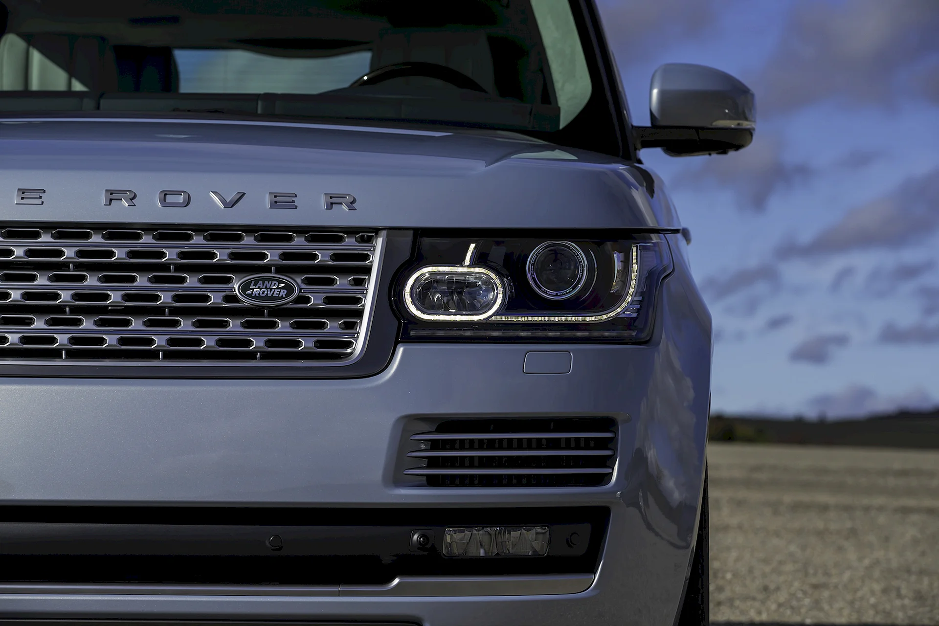 Range Rover Front View Wallpaper