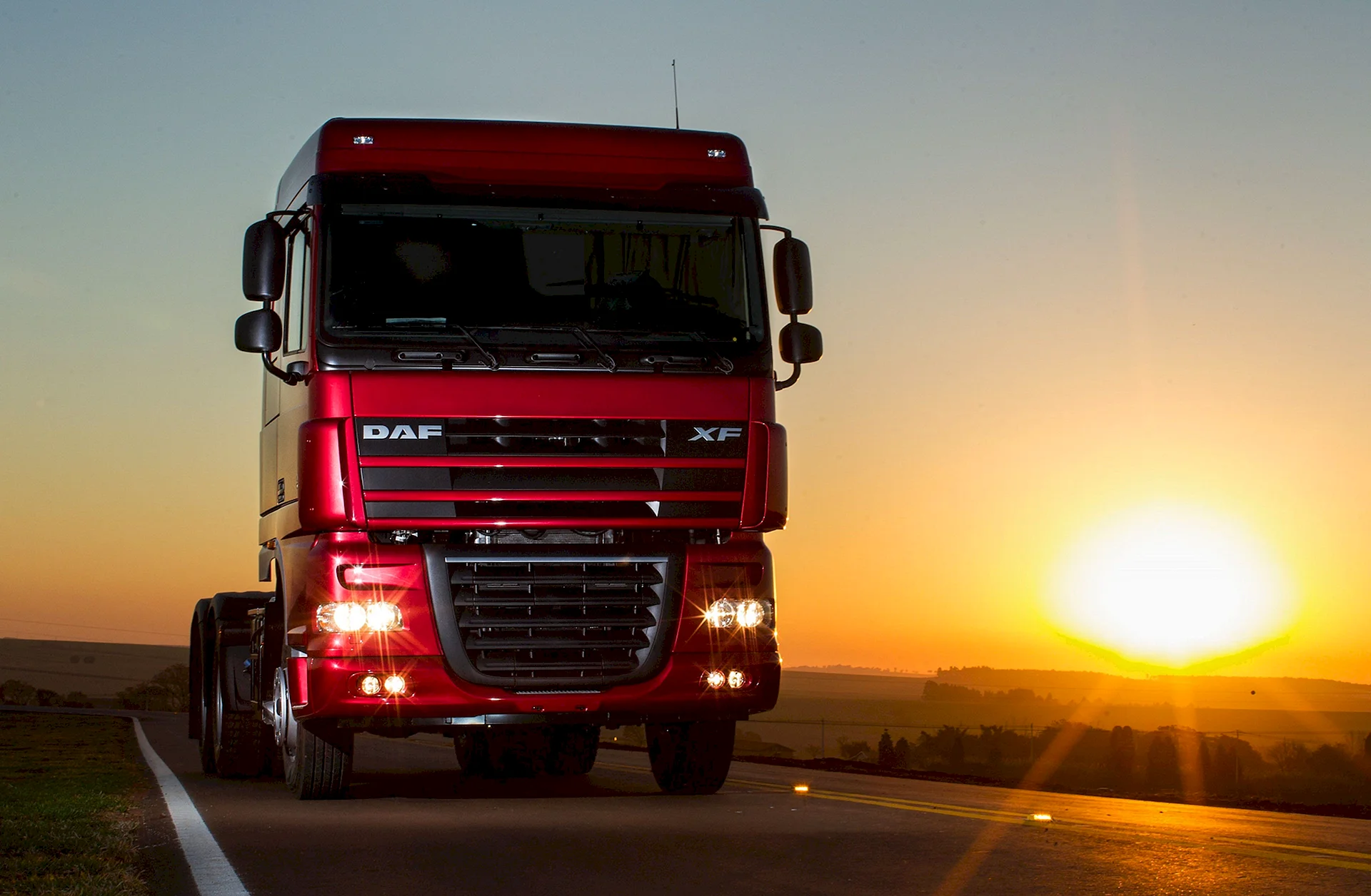 Red Daf Truck Wallpaper