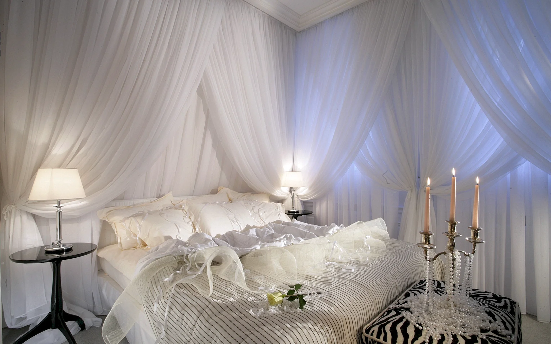 Romantic Bedroom Wallpaper