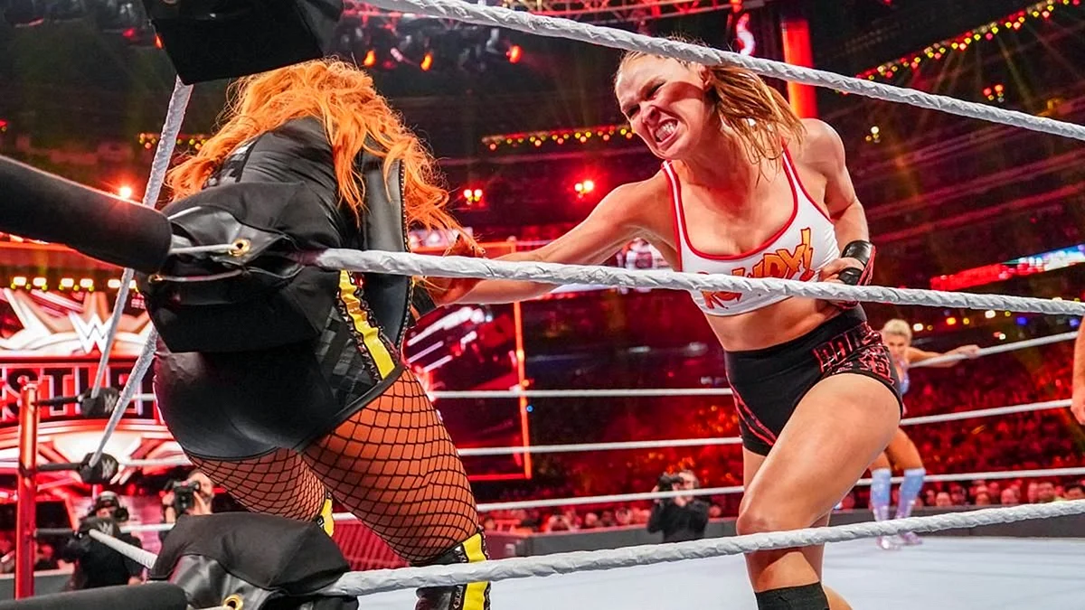 Ronda Rousey Vs Becky Lynch Wallpaper