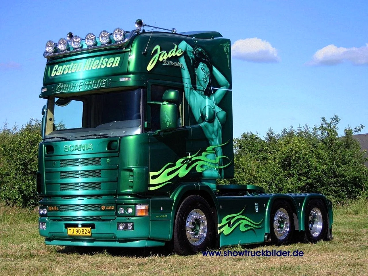 Scania Heavy Trucks Wallpaper