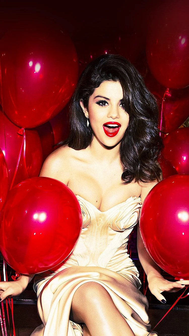 Selena Gomez Wallpaper For iPhone