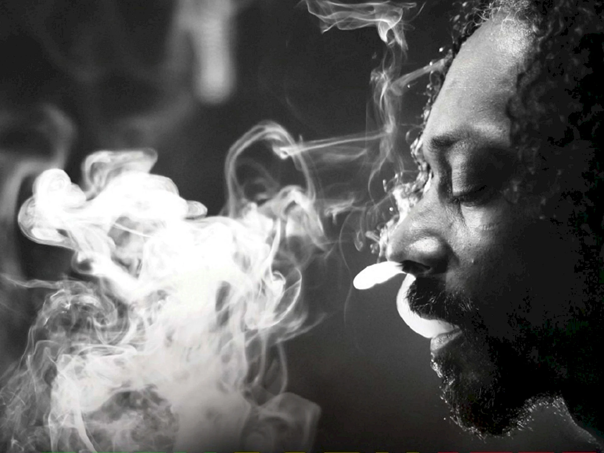 Snoop Smoke Wallpaper