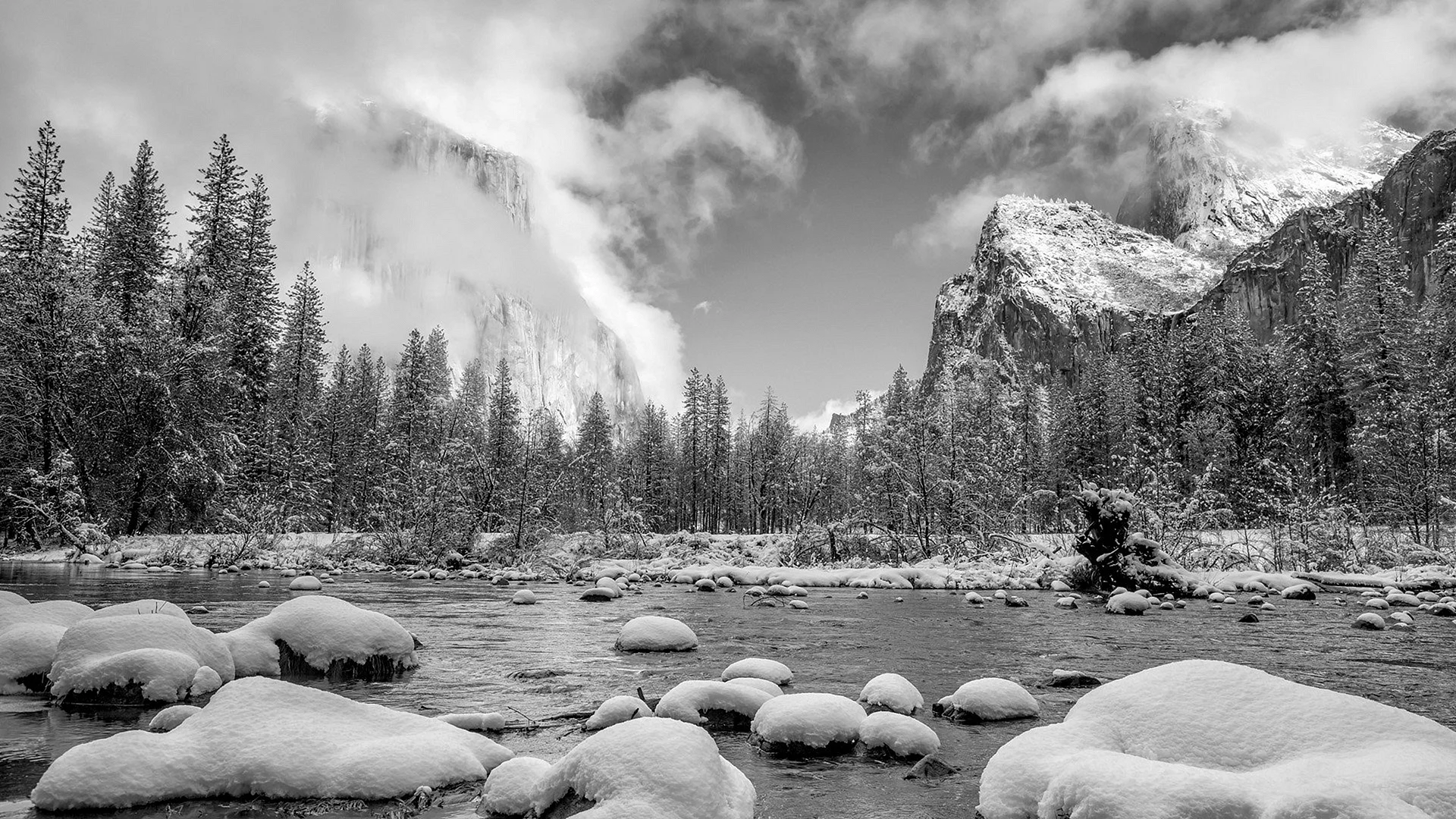 Snowfall In Yosemite National Park California Wallpaper