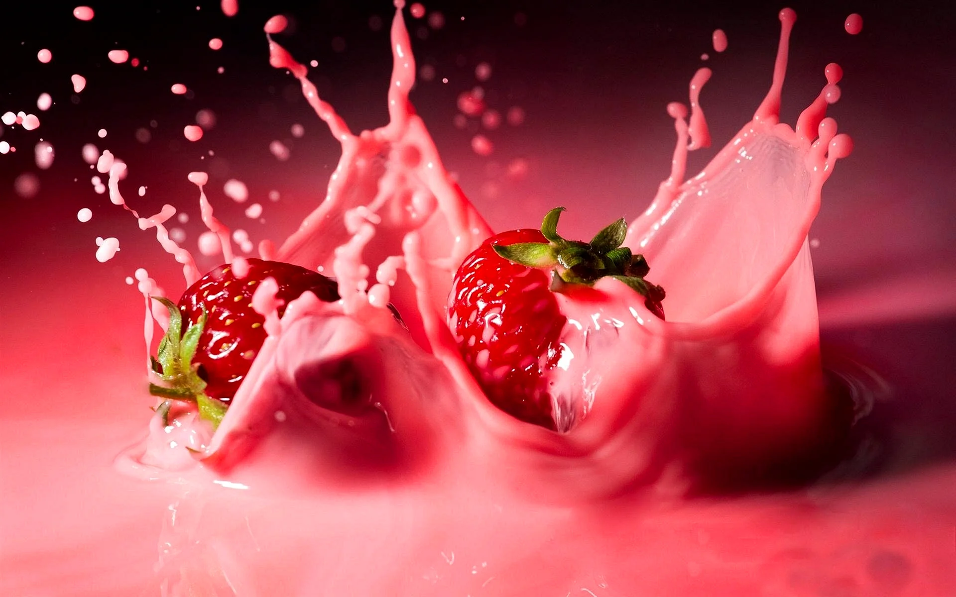 Strawberry Splash Wallpaper