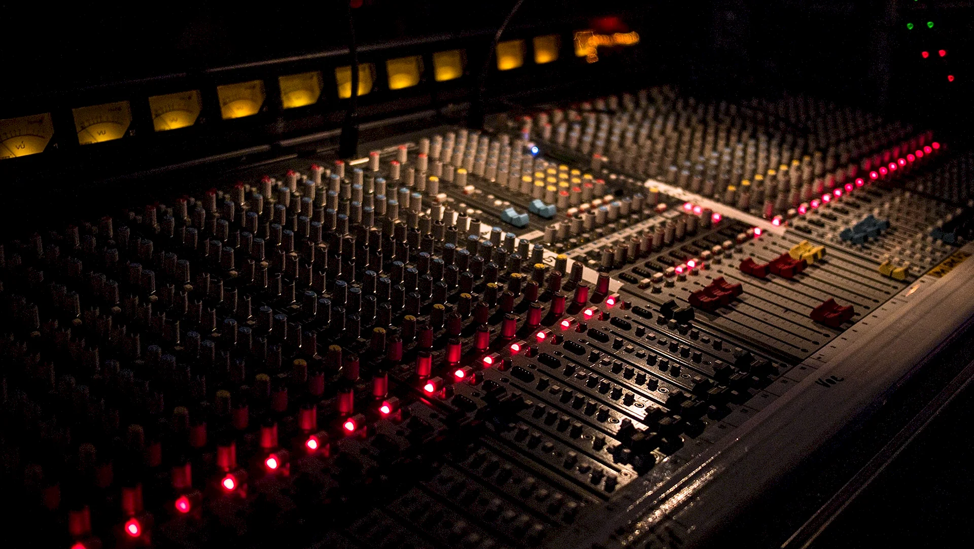Studio Audio Mixer Wallpaper