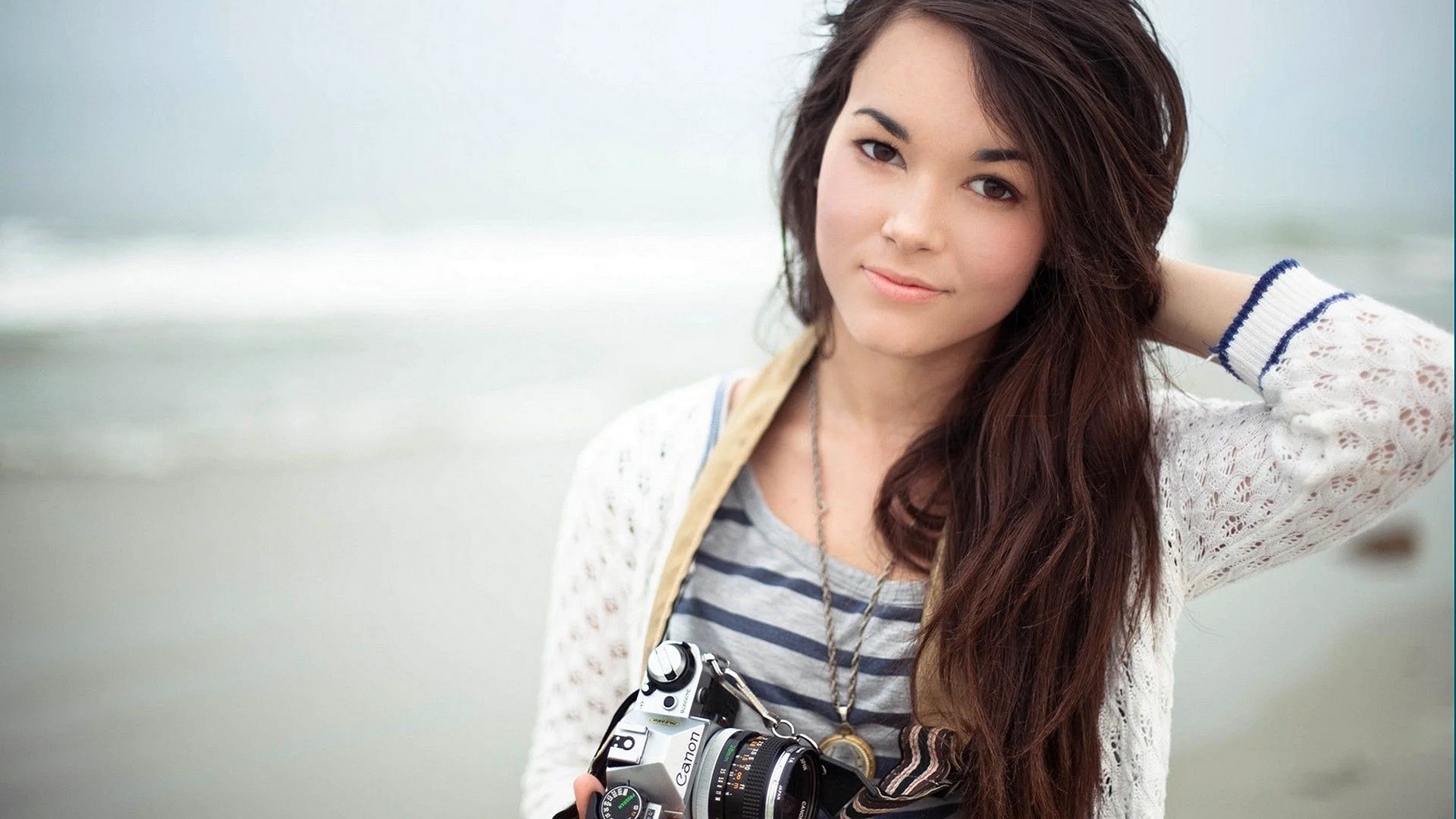 Super Beautiful Girl Wallpaper