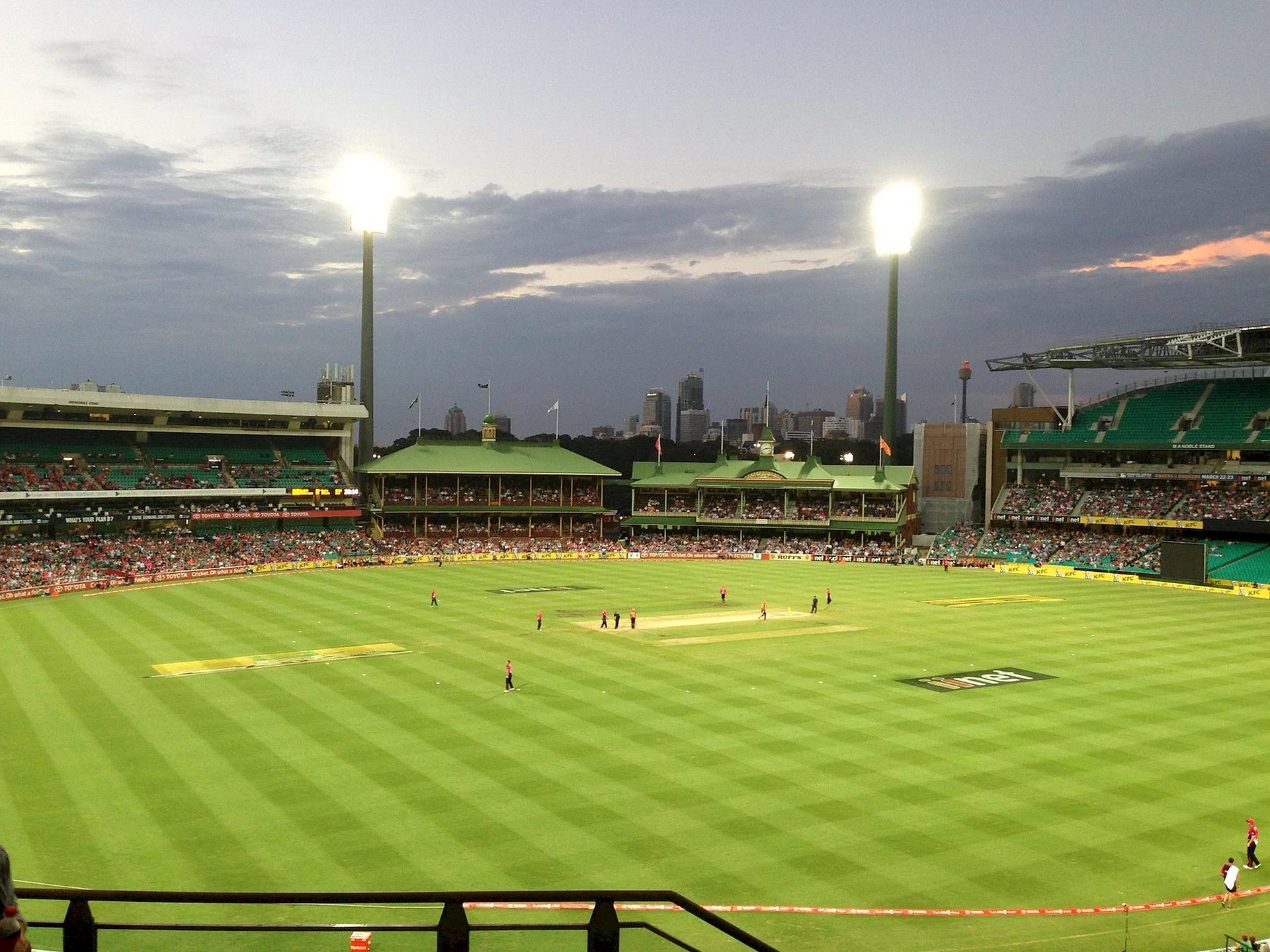 Крикет граунд. Cricket Stadion. Стадион крикет поле. Sydney Cricket ground. Монжуик стадион.
