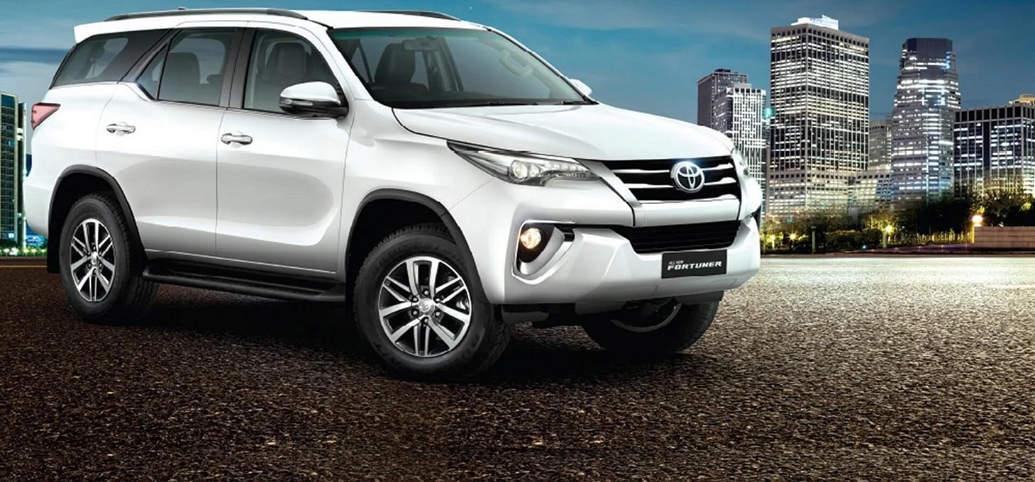 Toyota Fortuner New India Wallpaper