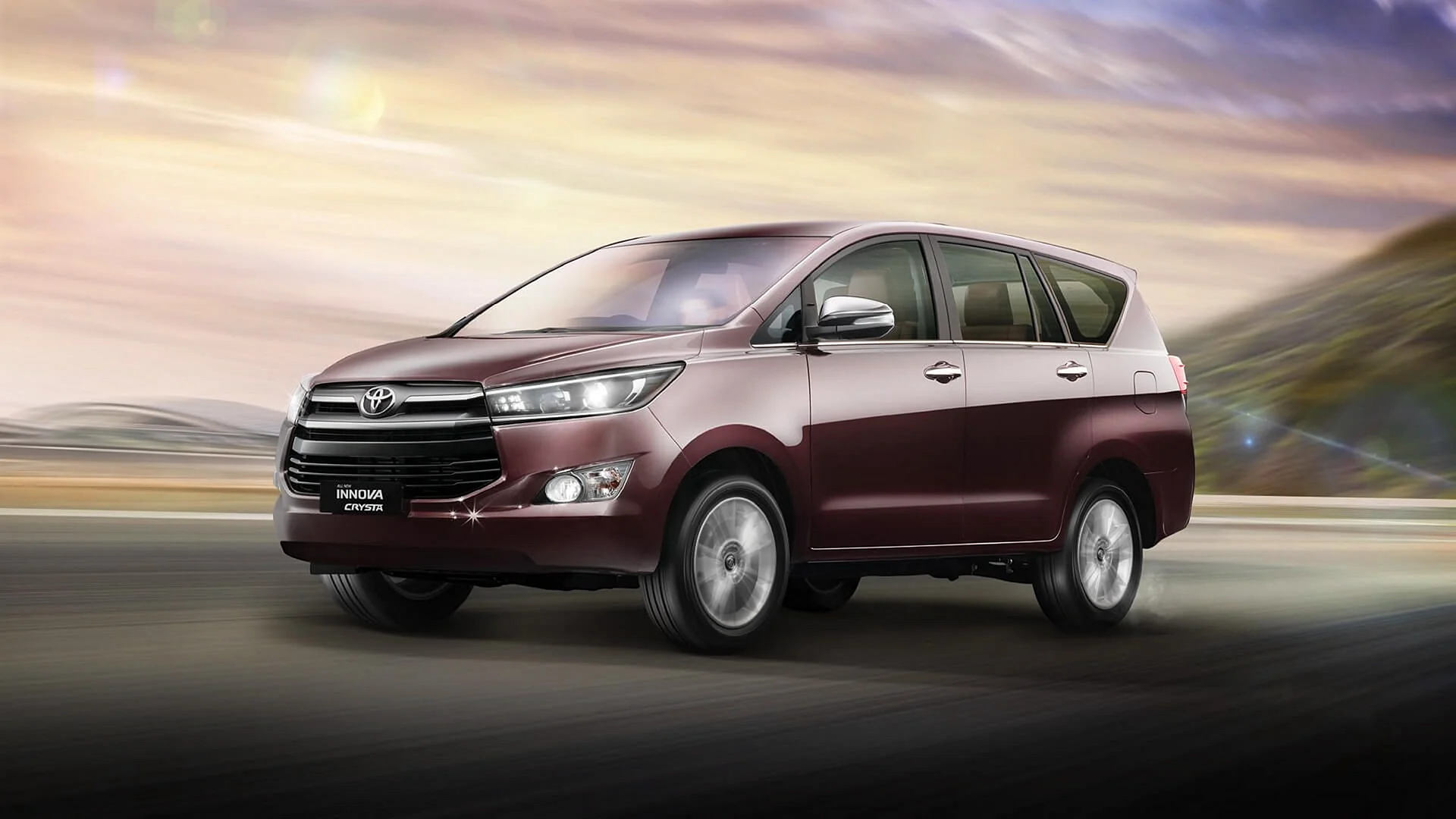 Toyota Innova Side Wallpaper