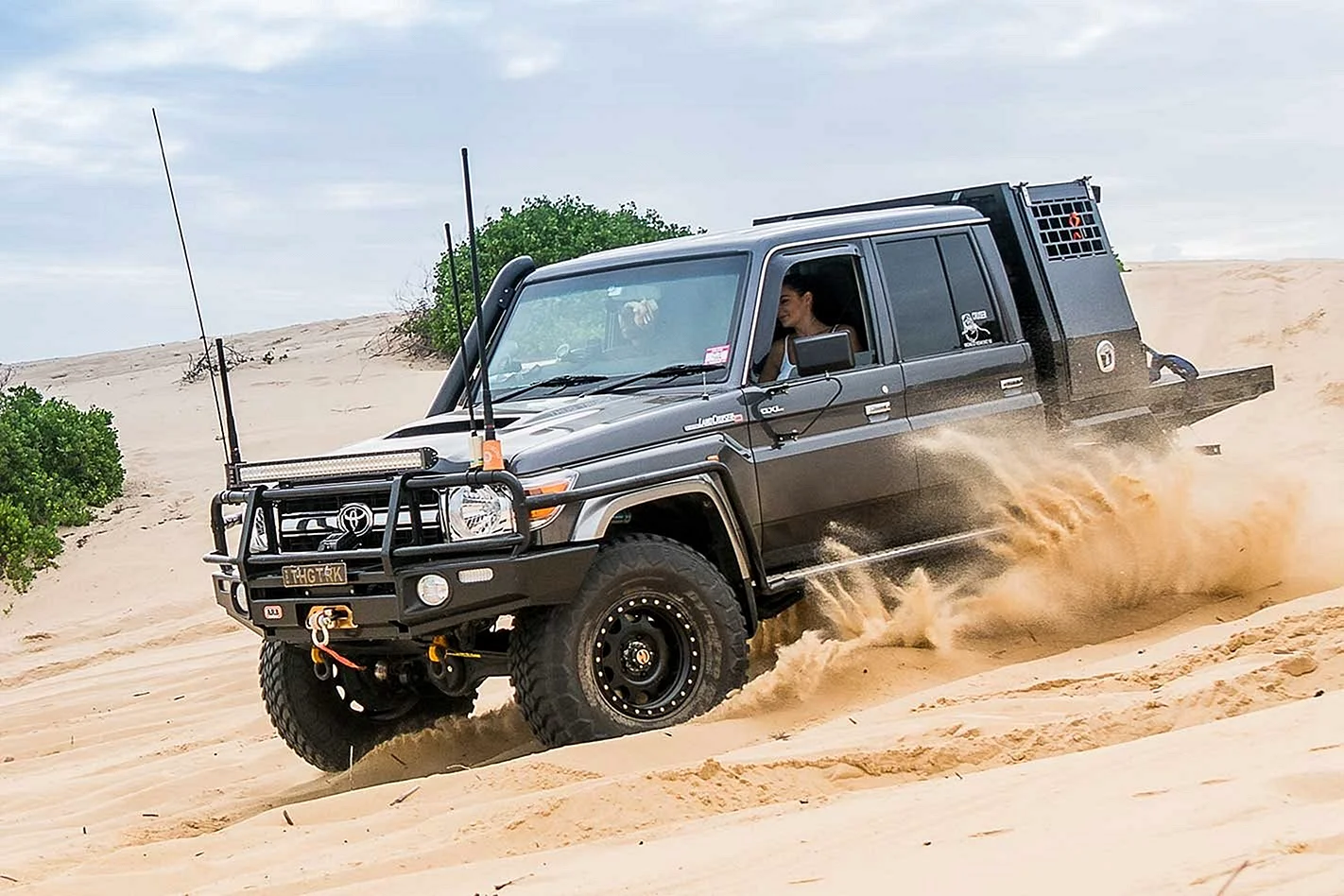 Toyota Land Cruiser 79 Series Wallpaper