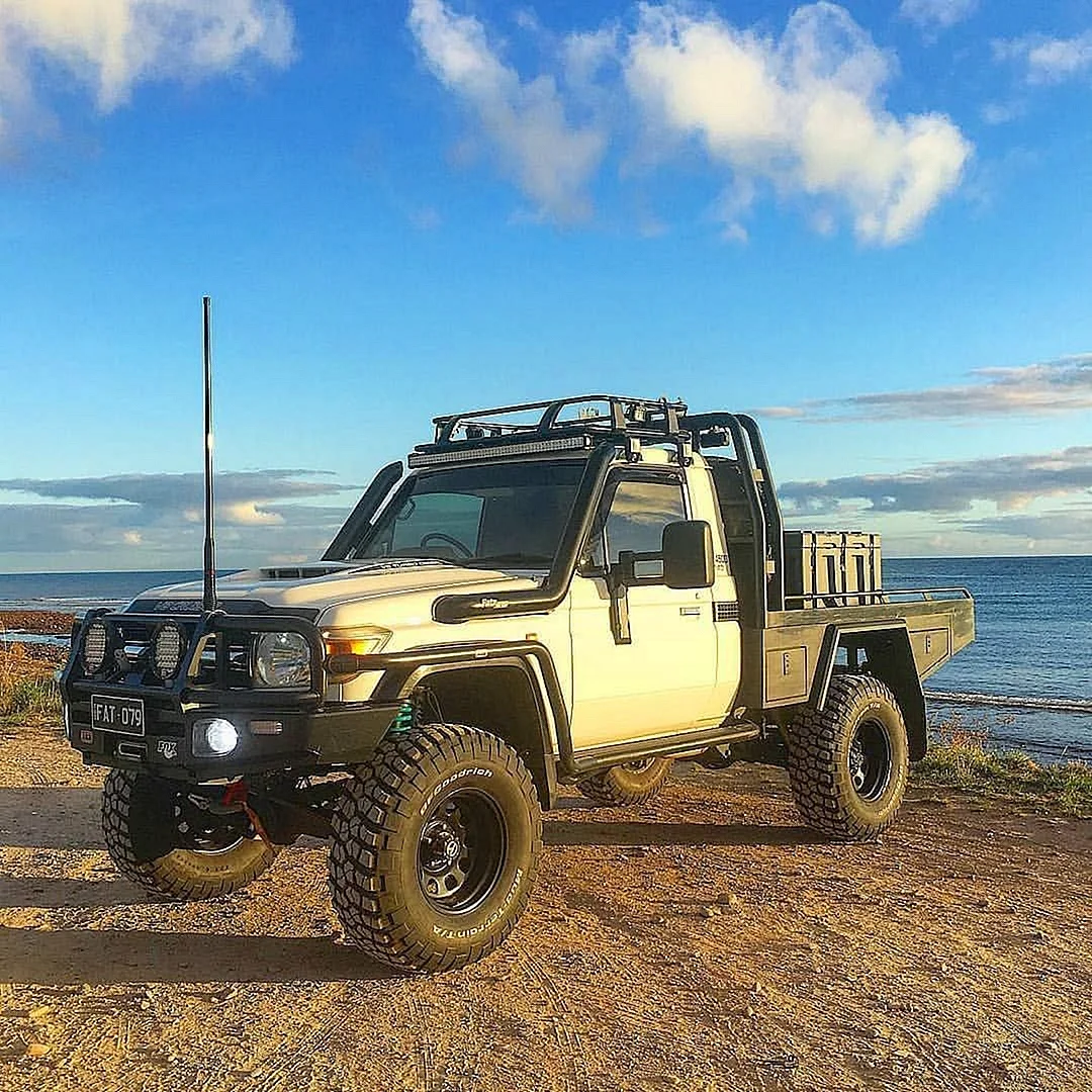 Ute Land Cruiser On Day Wallpaper