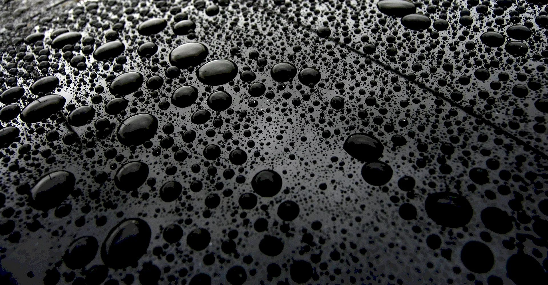 Water Drop Black Wallpaper
