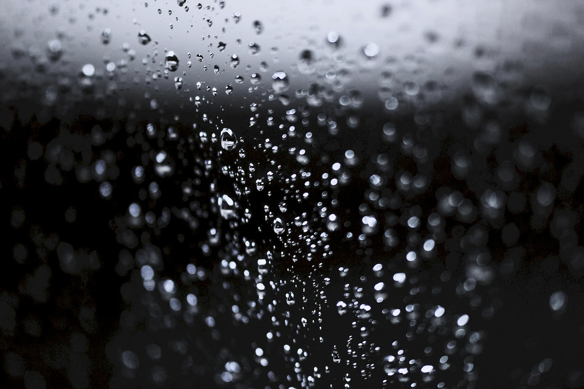 Water Drop Black Wallpaper