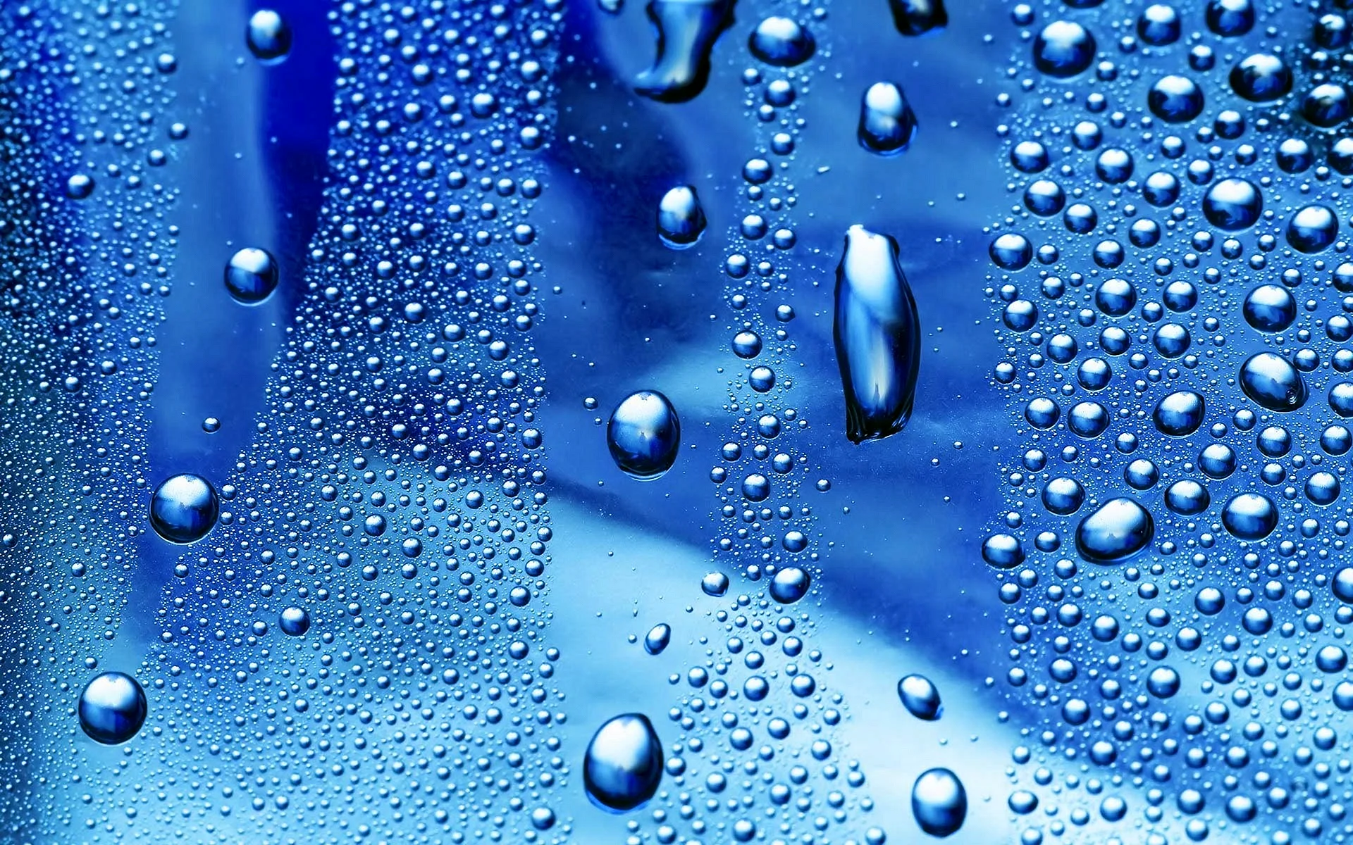 Waterdropping Wallpaper