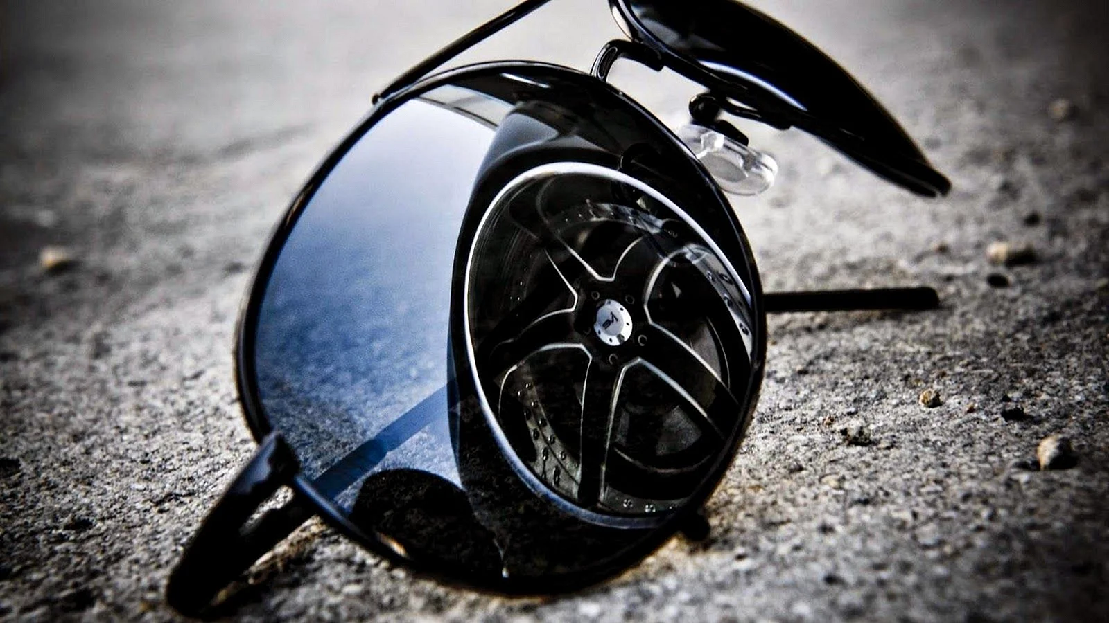 Wheel Wallpaper