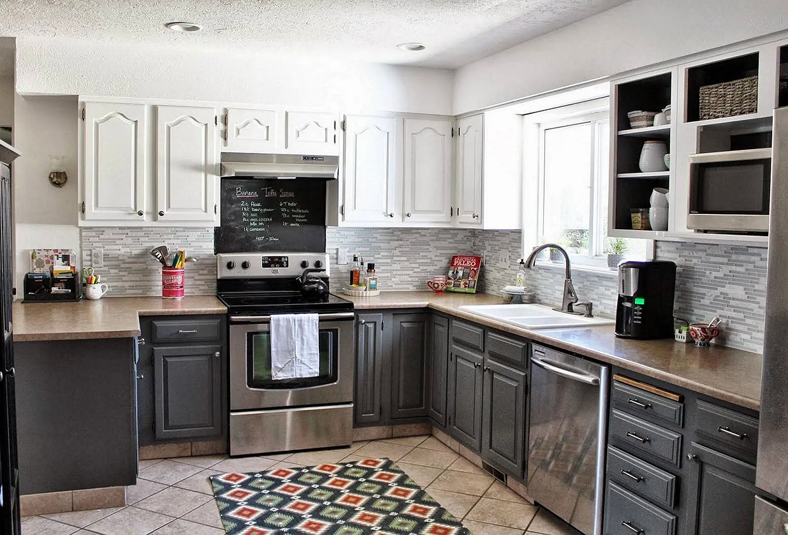 White And Grey Kitchen Wallpaper