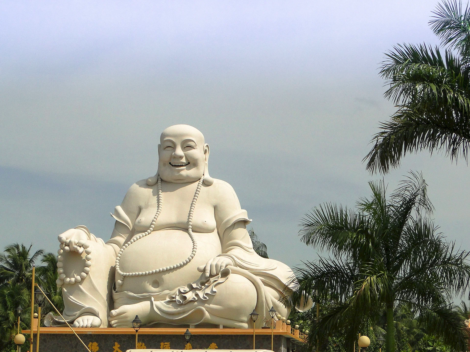 White Buddha Statue Wallpaper